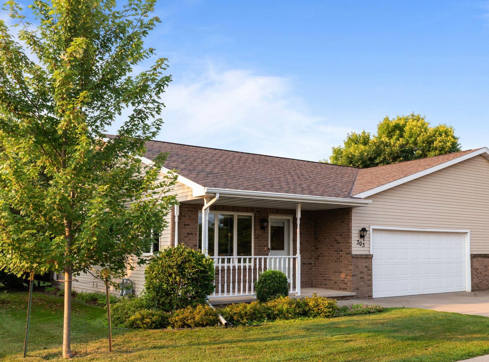 303 PARKVIEW Lane