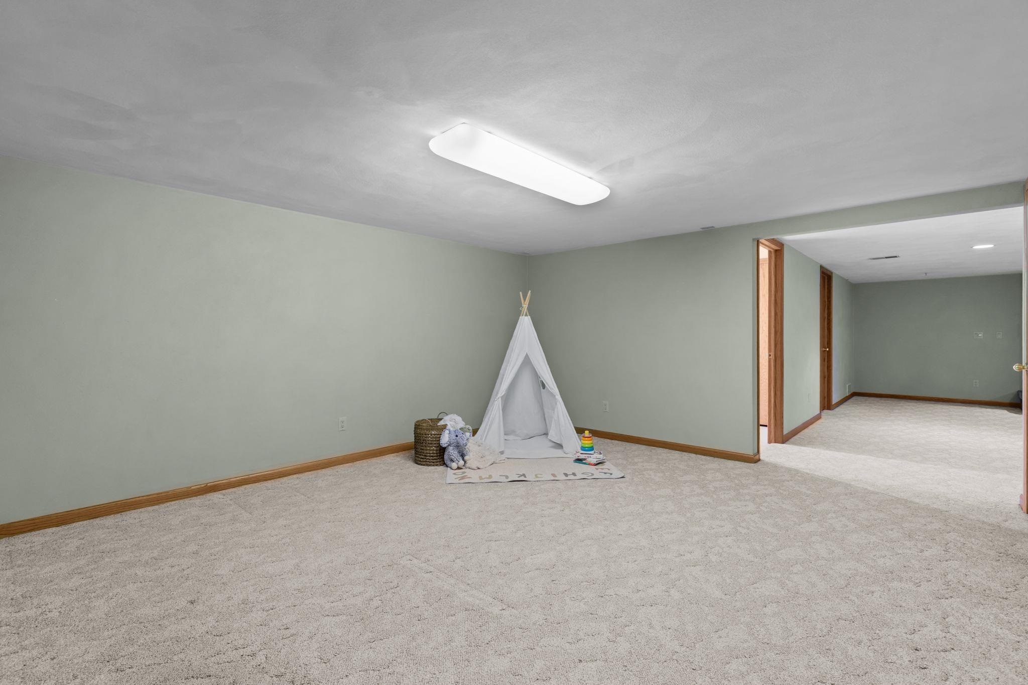 303 PARKVIEW Lane