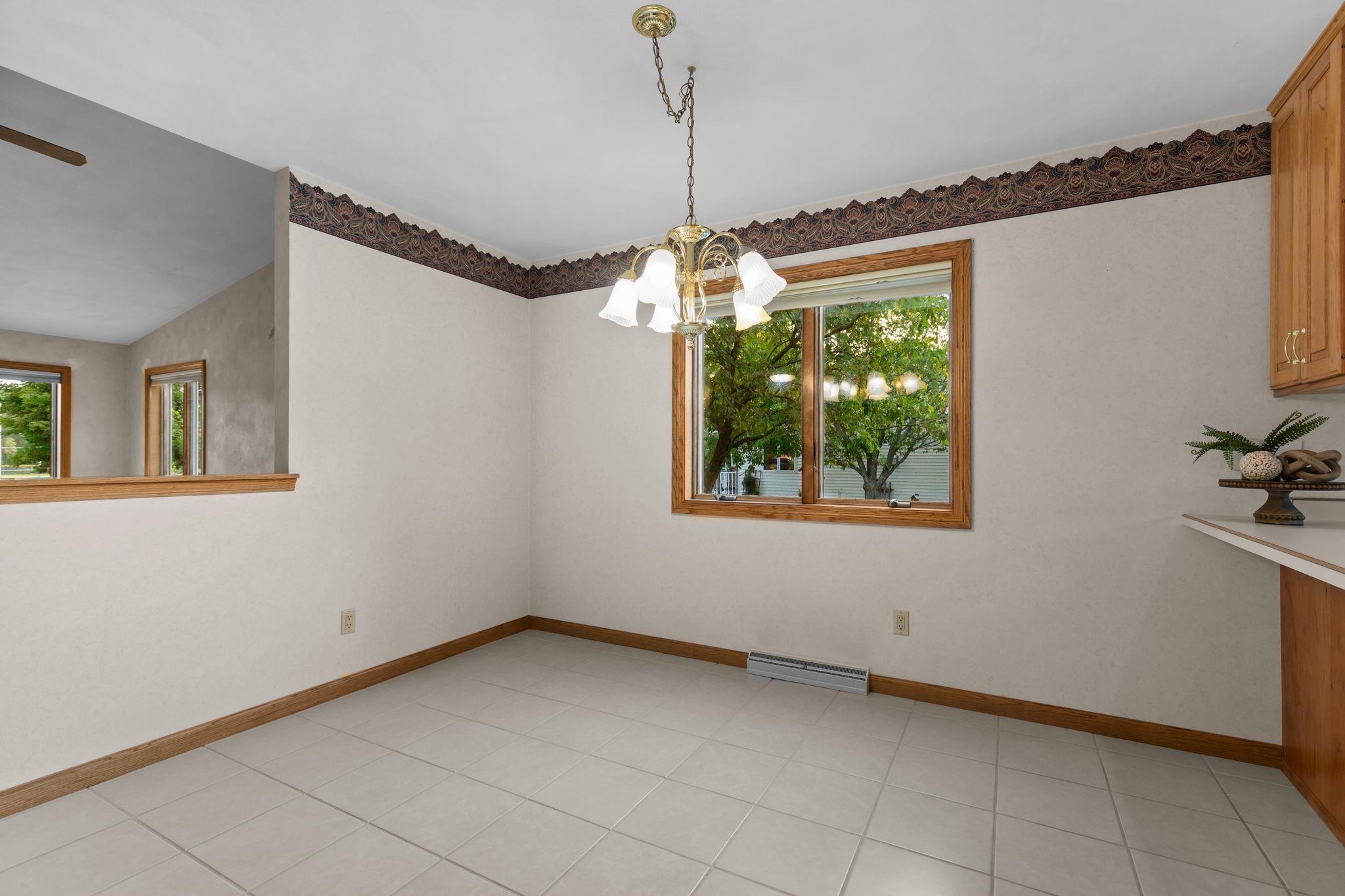 303 PARKVIEW Lane
