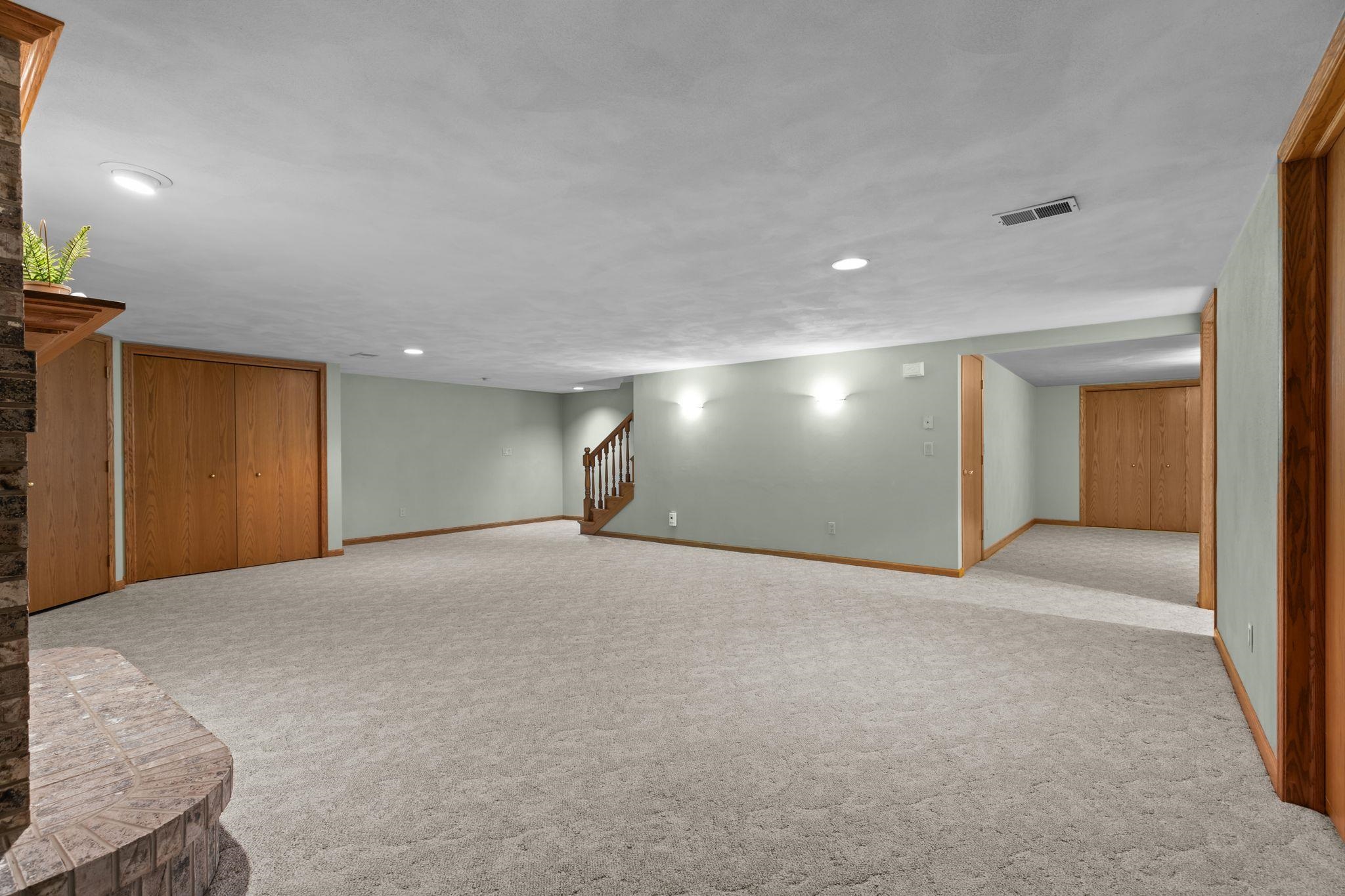 303 PARKVIEW Lane