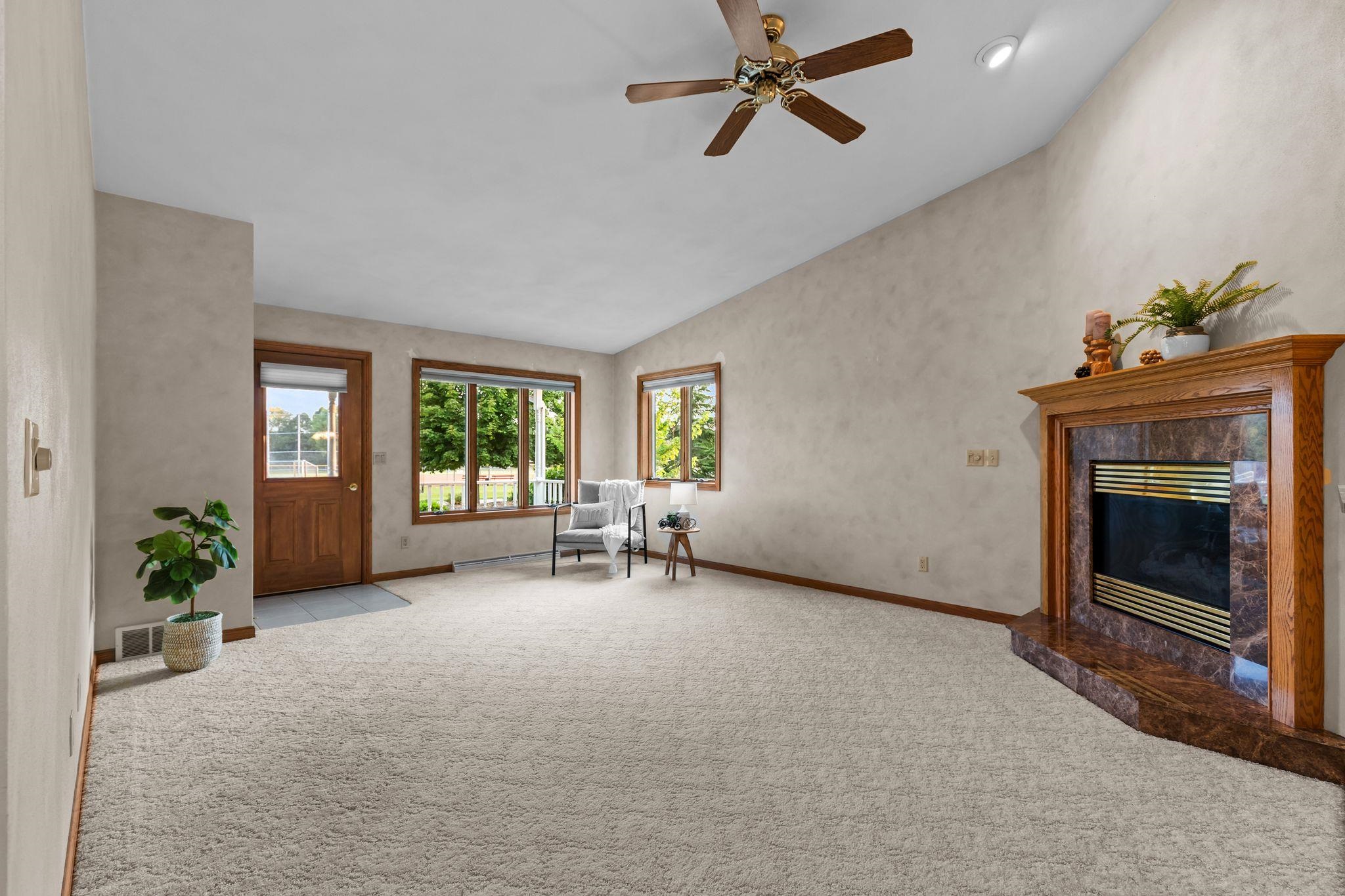 303 PARKVIEW Lane