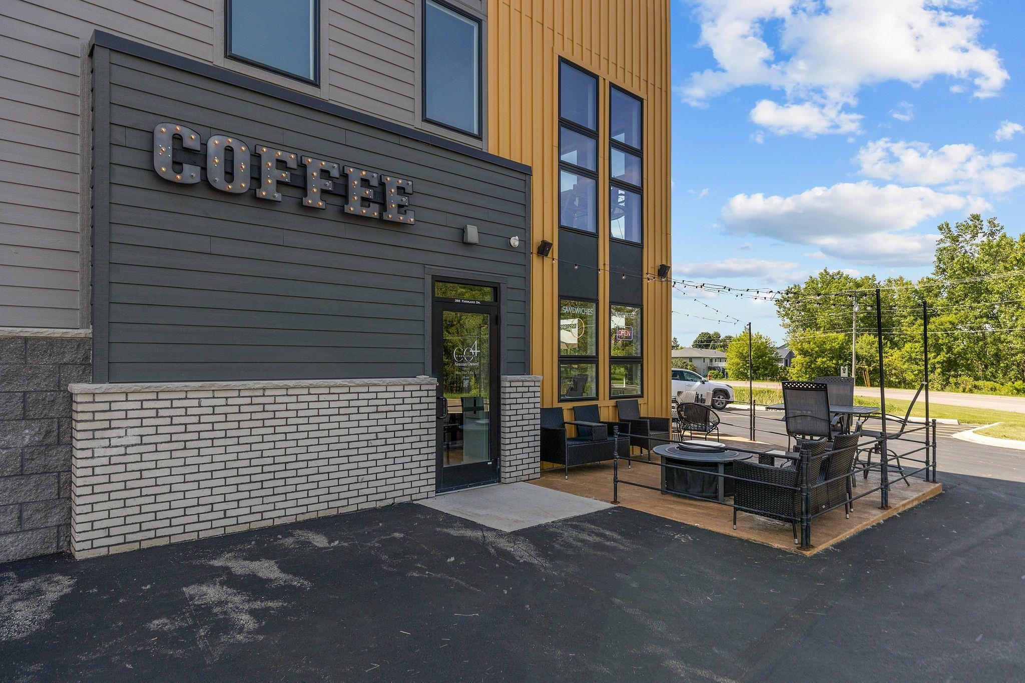 390 E FARMLAND Drive Unit: 207
