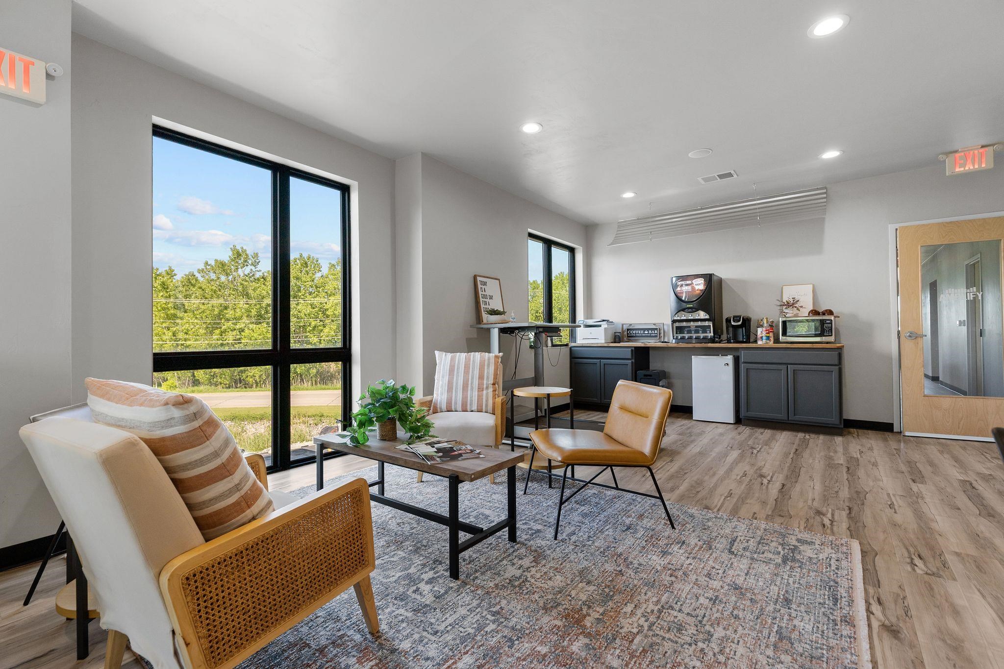 390 E FARMLAND Drive Unit: 207