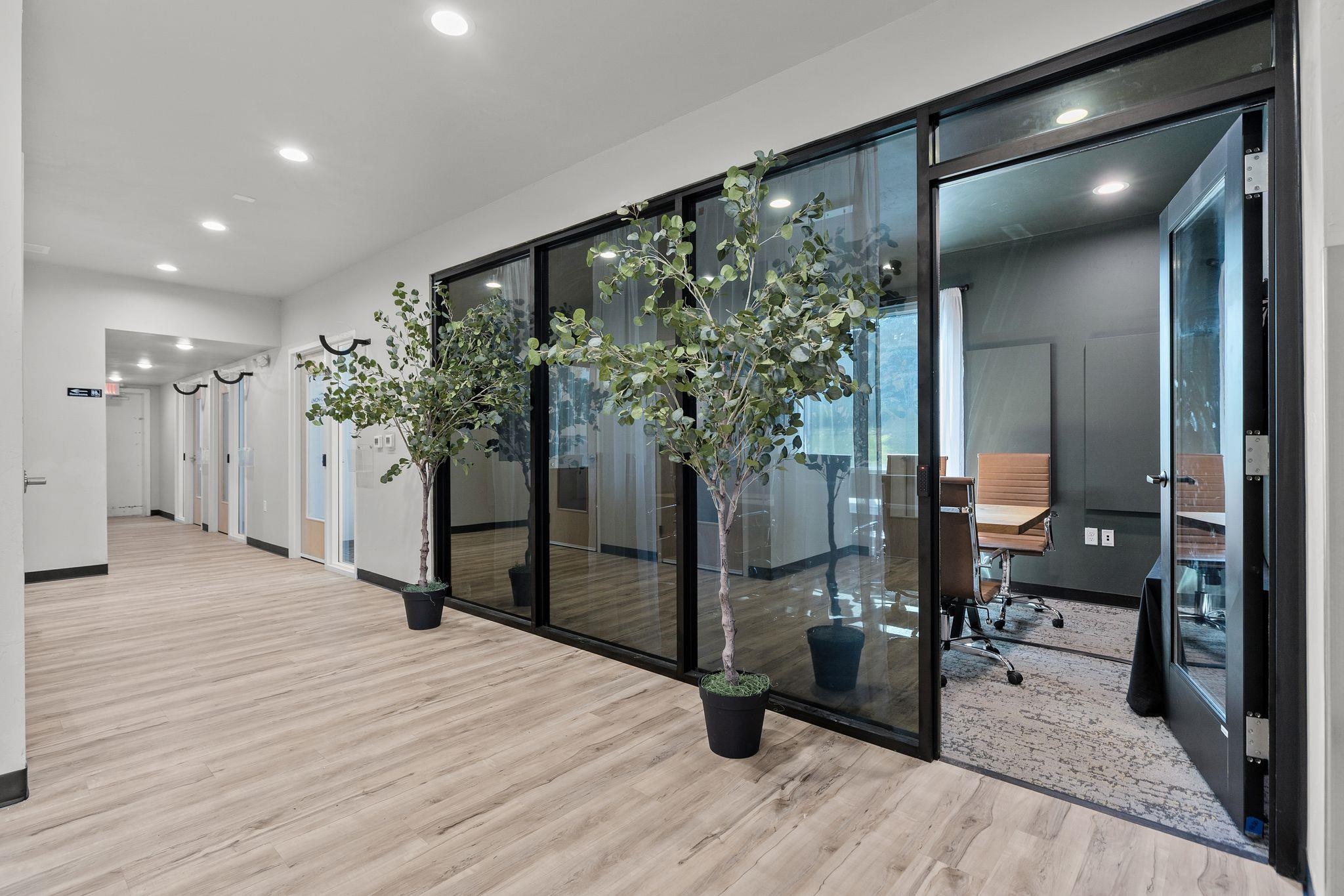 390 E FARMLAND Drive Unit: 207
