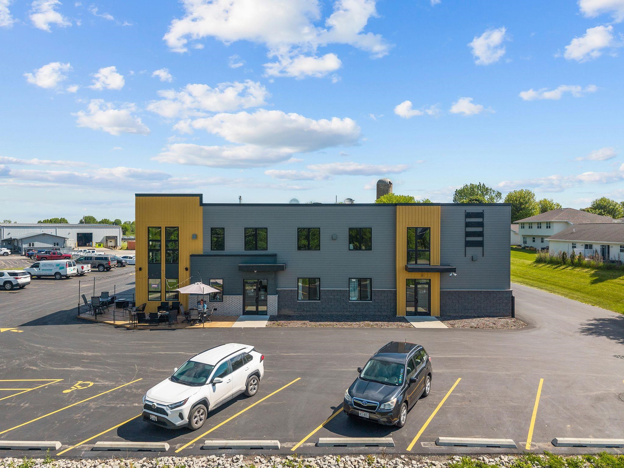 390 E FARMLAND Drive Unit: 207