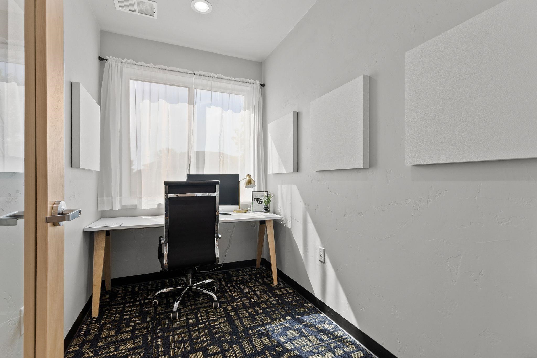 390 E FARMLAND Drive Unit: 207