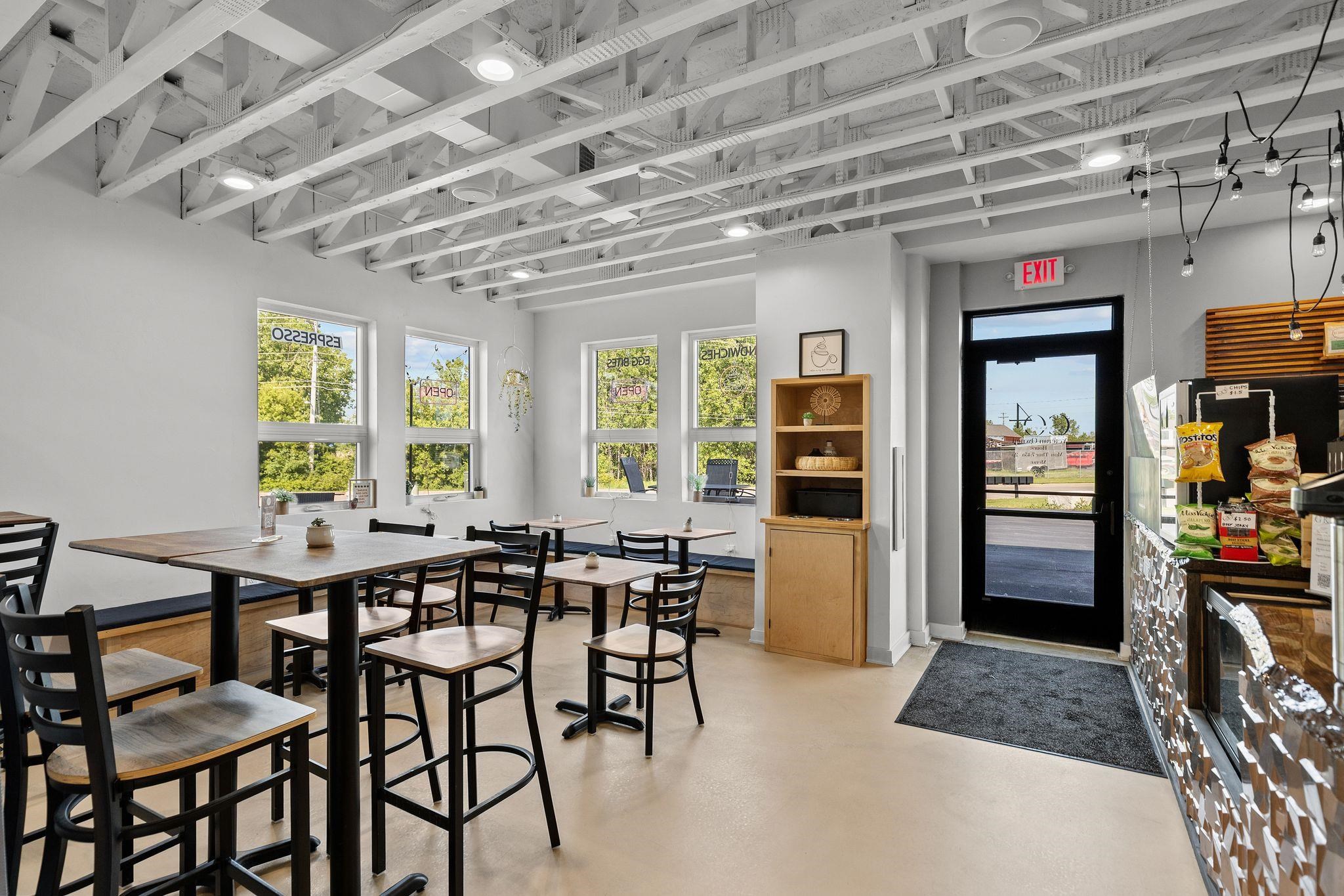390 E FARMLAND Drive Unit: 207