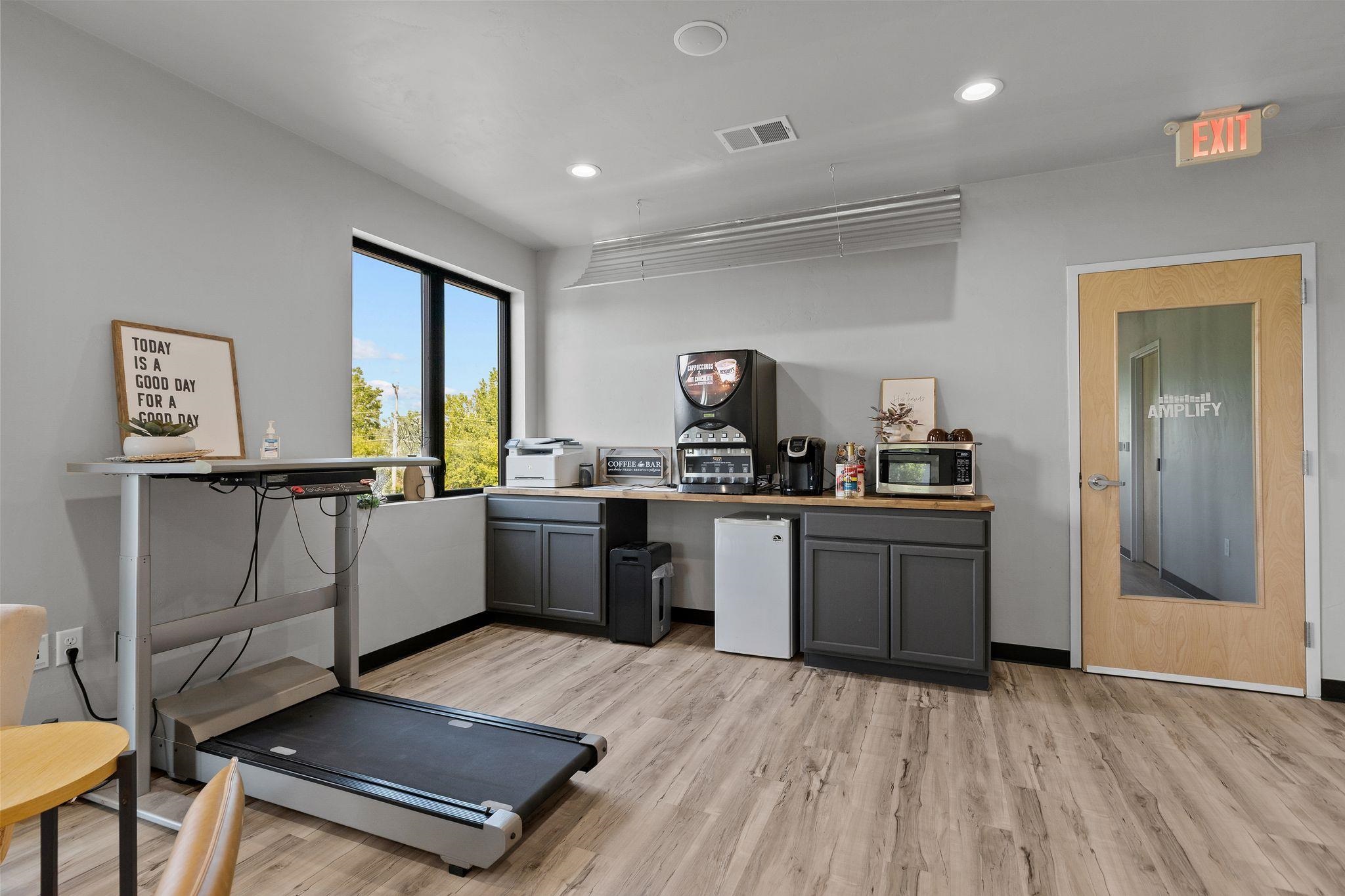 390 E FARMLAND Drive Unit: 207