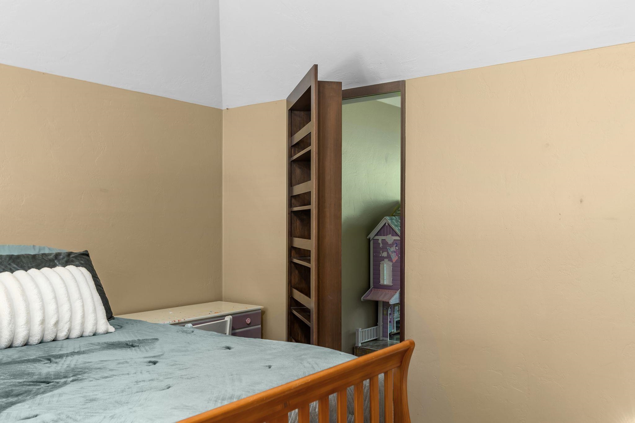 417 HIDDEN RIDGES Way