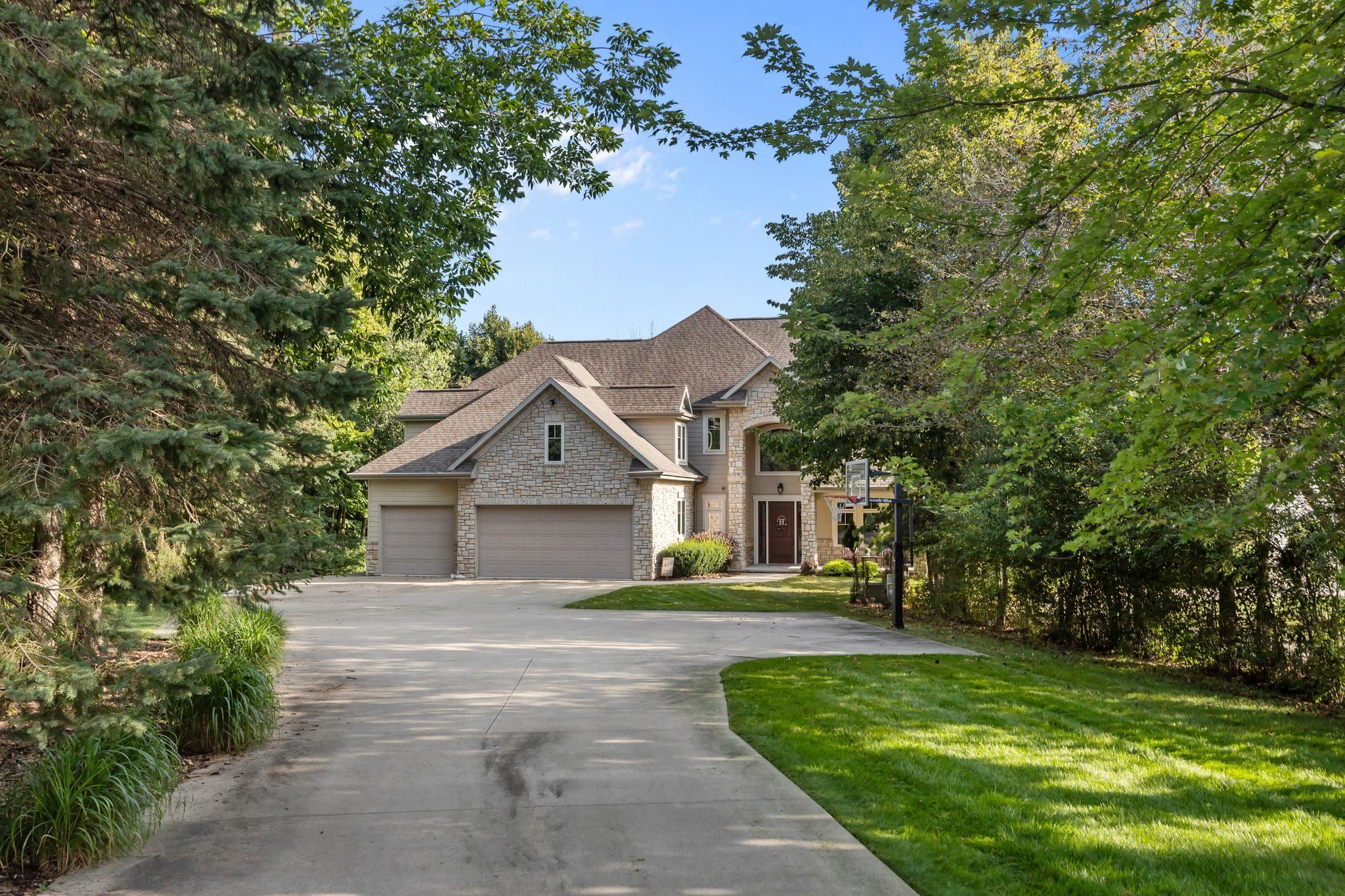 417 HIDDEN RIDGES Way