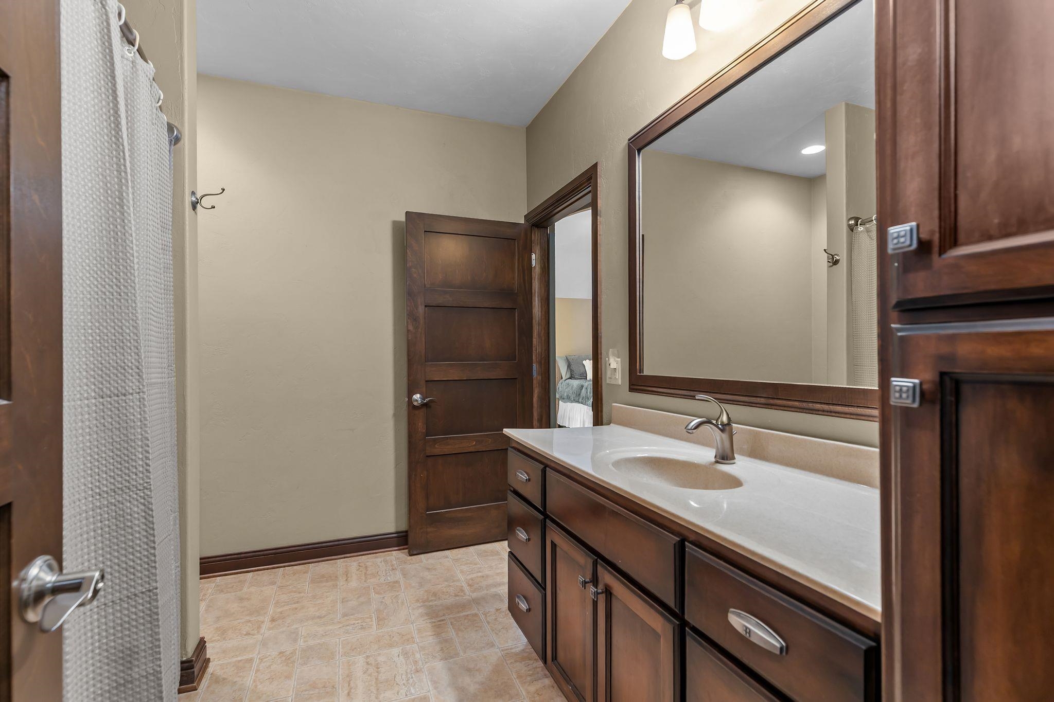 417 HIDDEN RIDGES Way