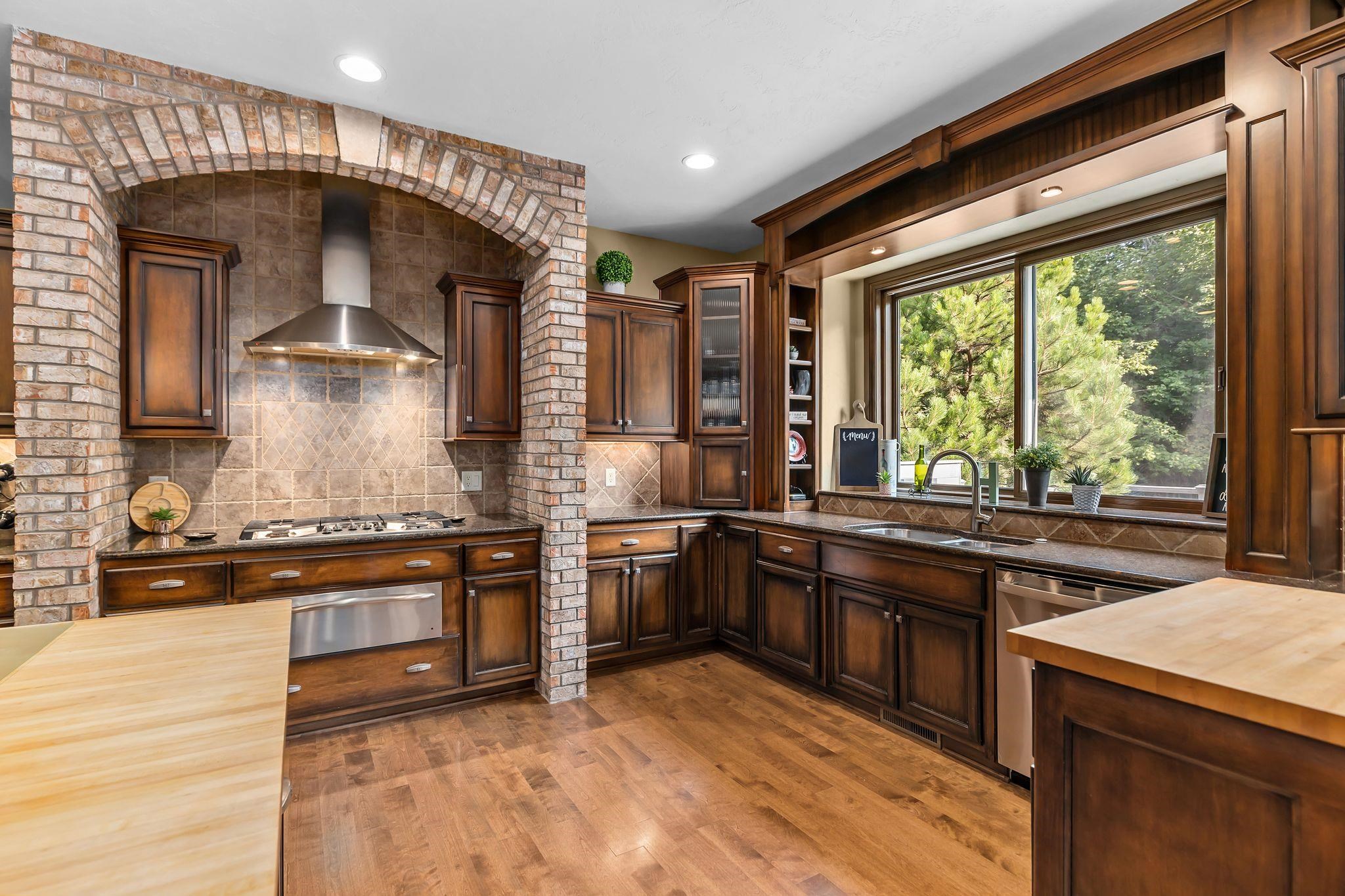 417 HIDDEN RIDGES Way