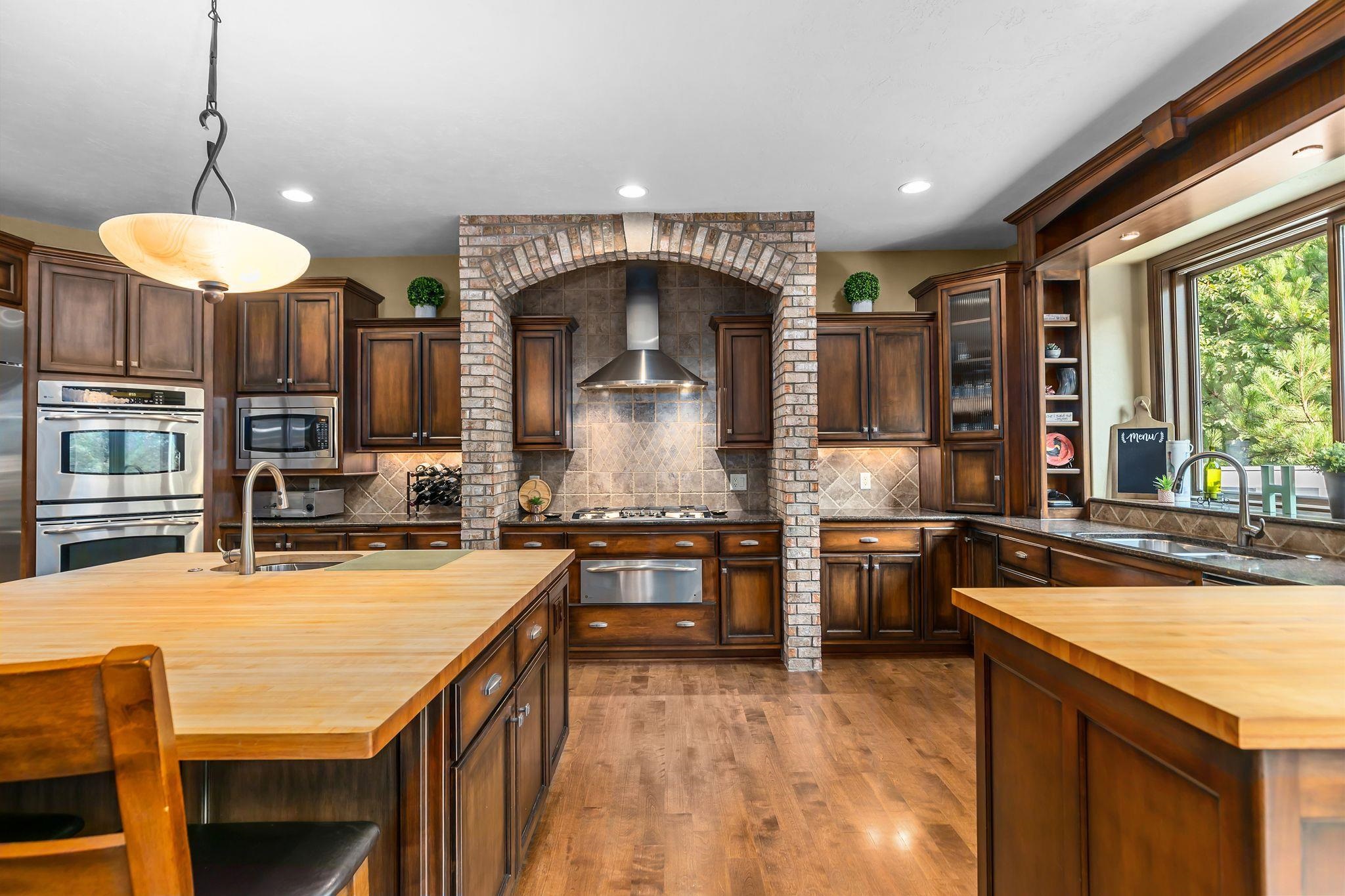 417 HIDDEN RIDGES Way