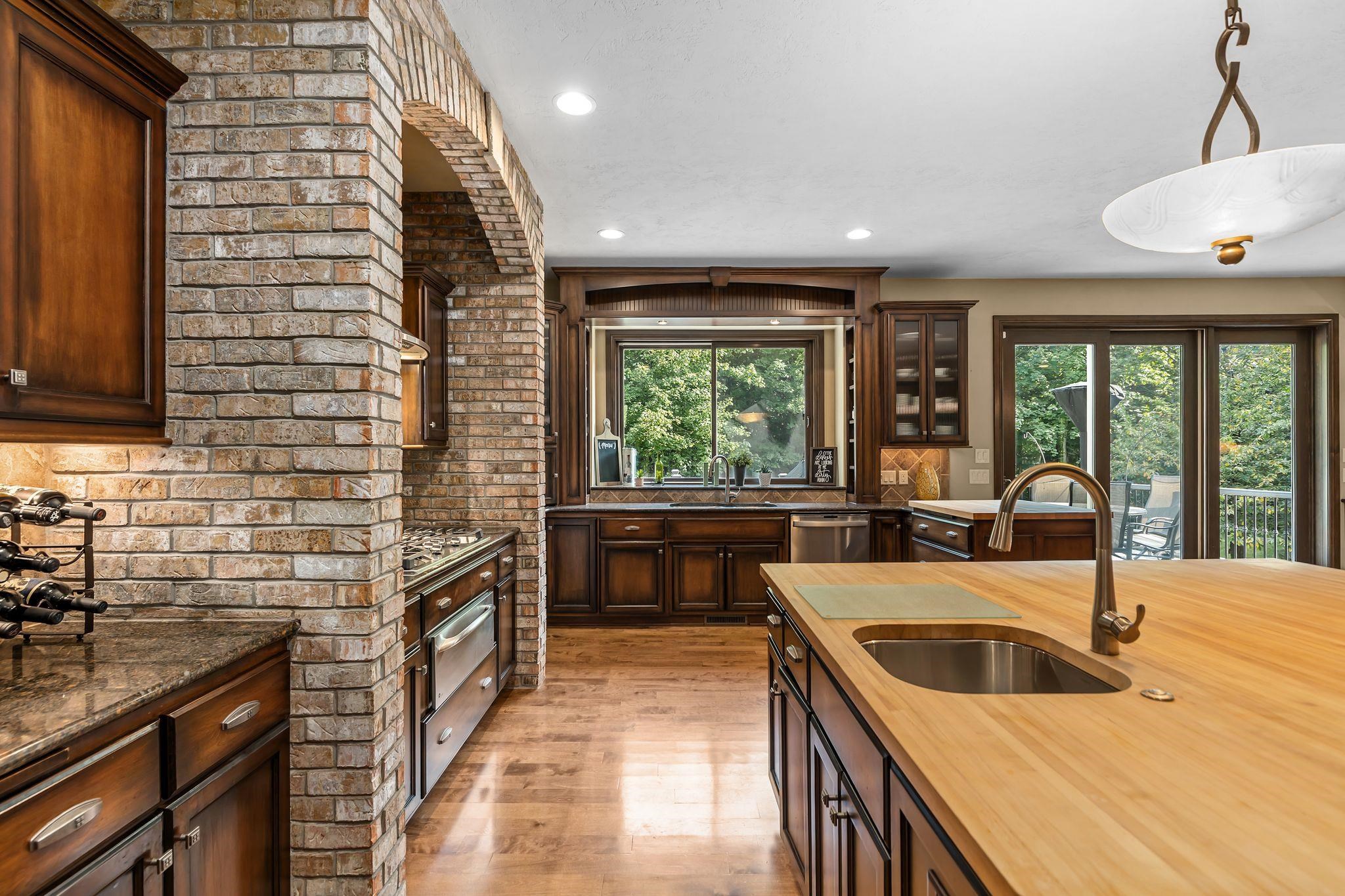 417 HIDDEN RIDGES Way