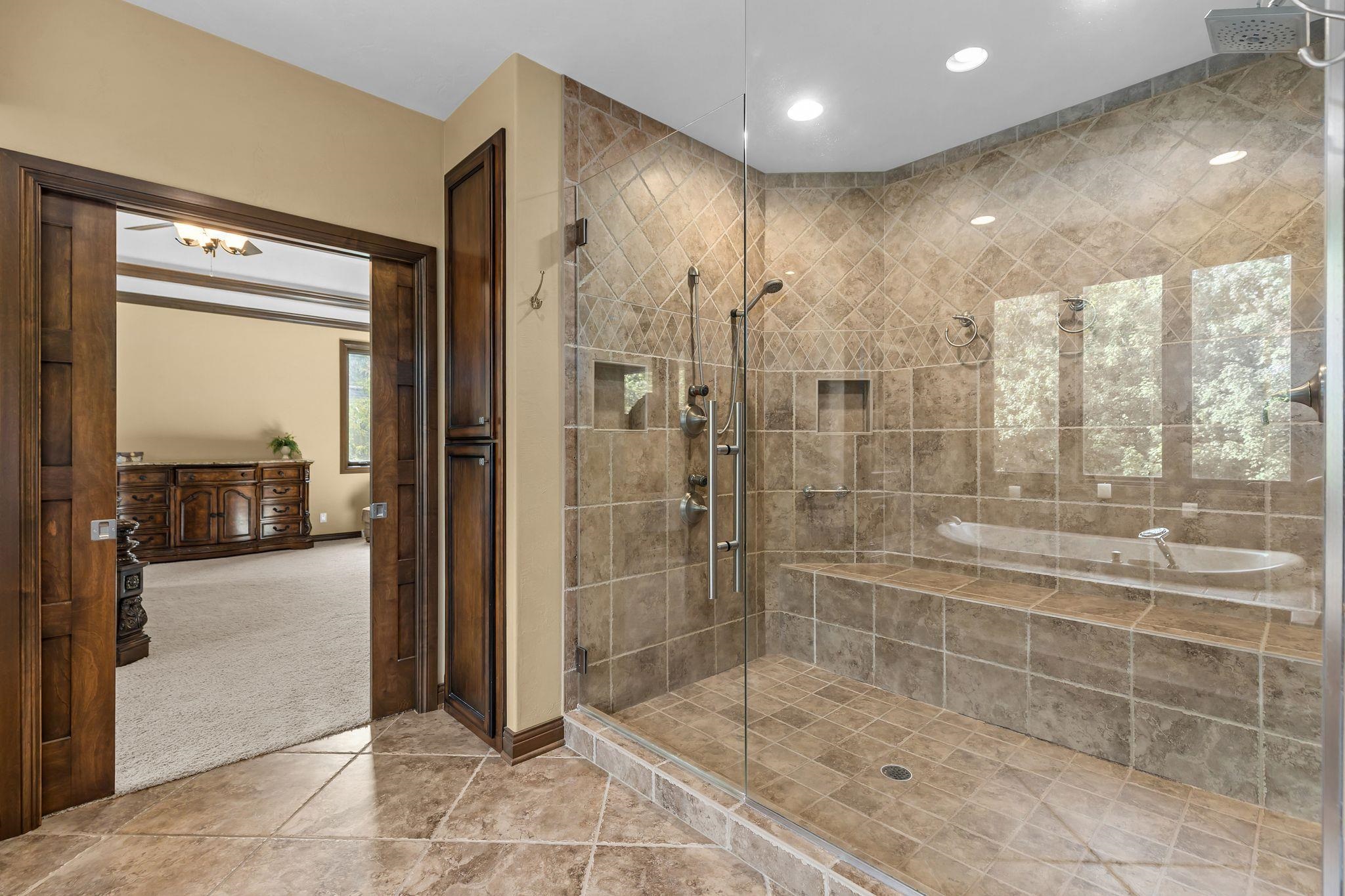 417 HIDDEN RIDGES Way