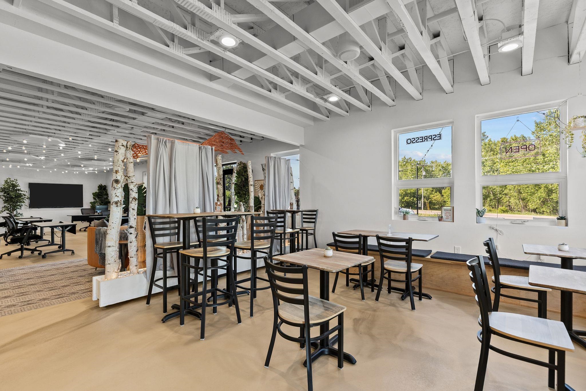 390 E FARMLAND Drive Unit: 205