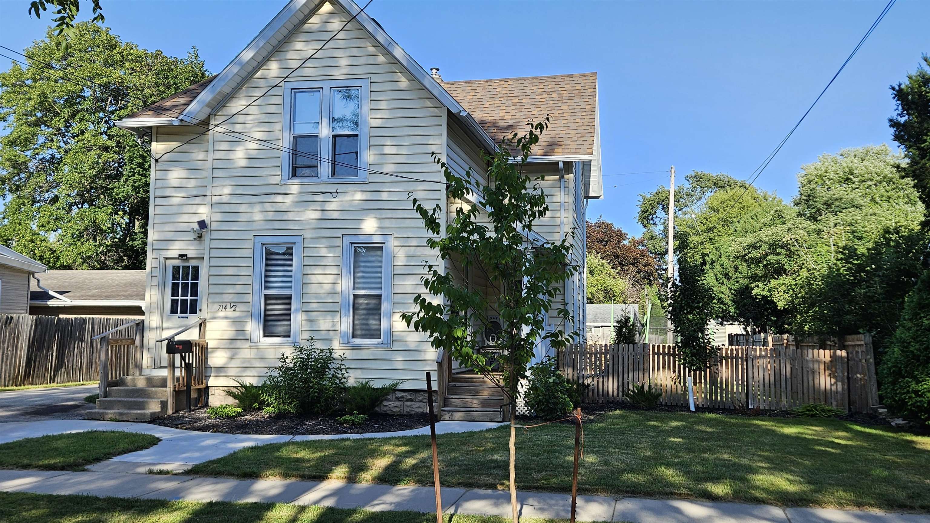 714 N DURKEE Street