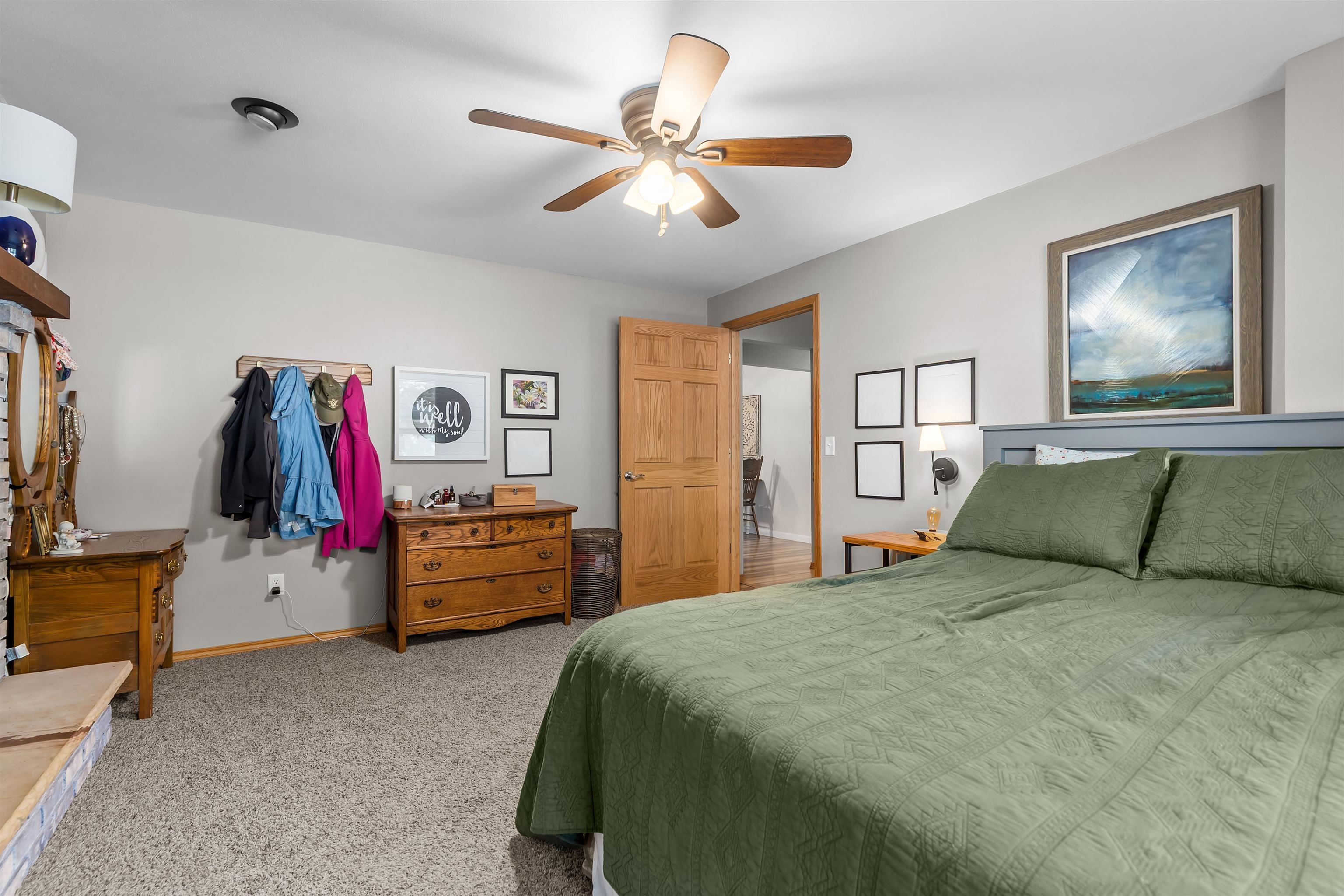 2108 S HORIZON Drive