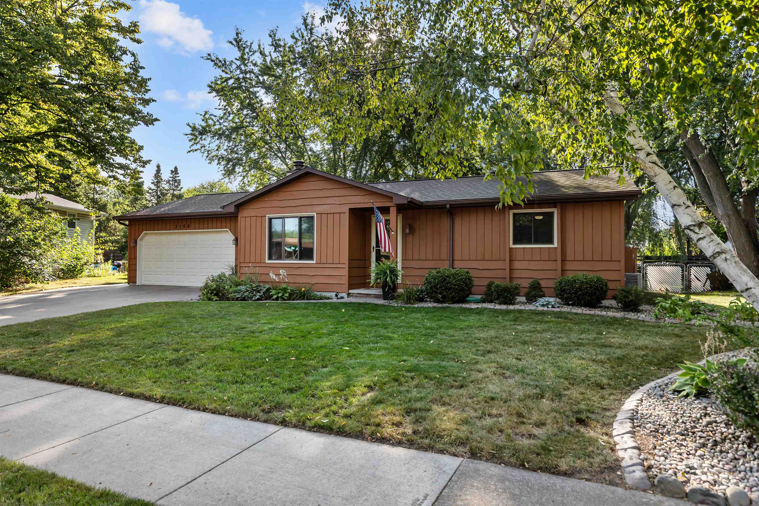 2108 S HORIZON Drive