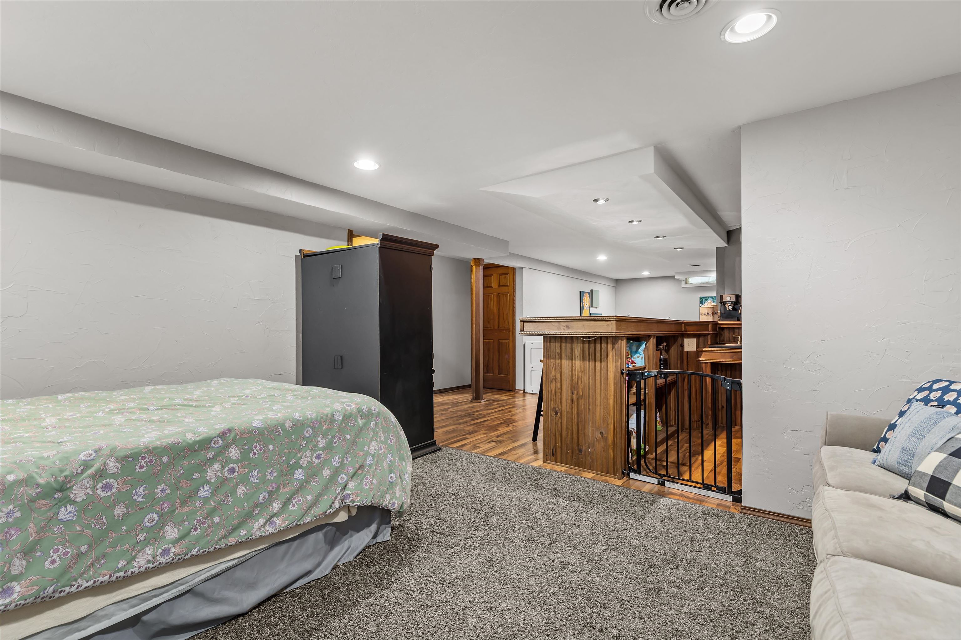 2108 S HORIZON Drive