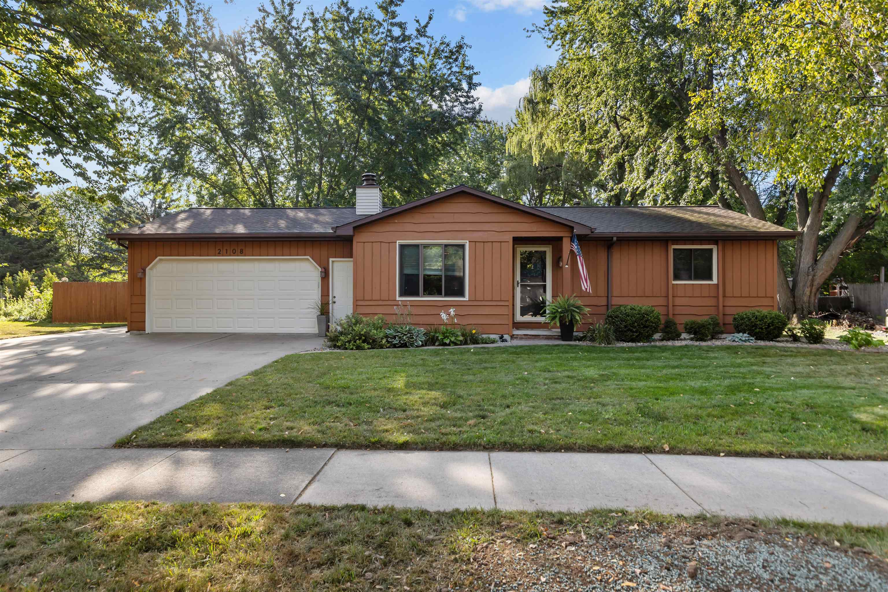 2108 S HORIZON Drive