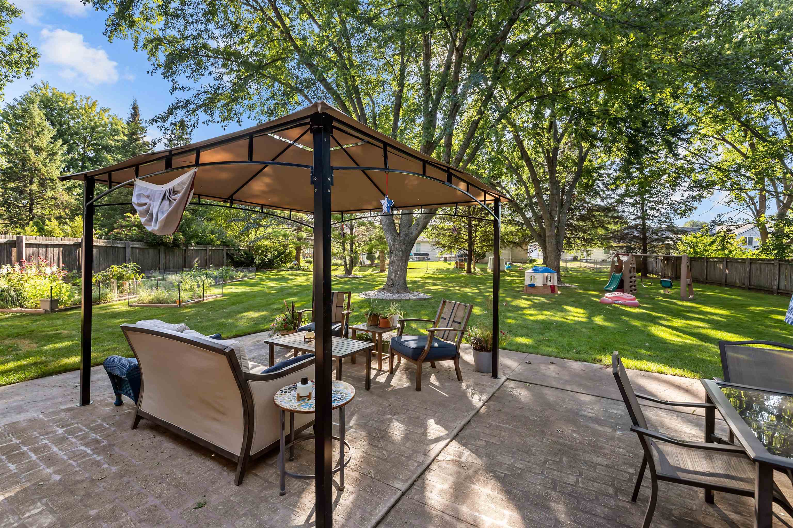 2108 S HORIZON Drive