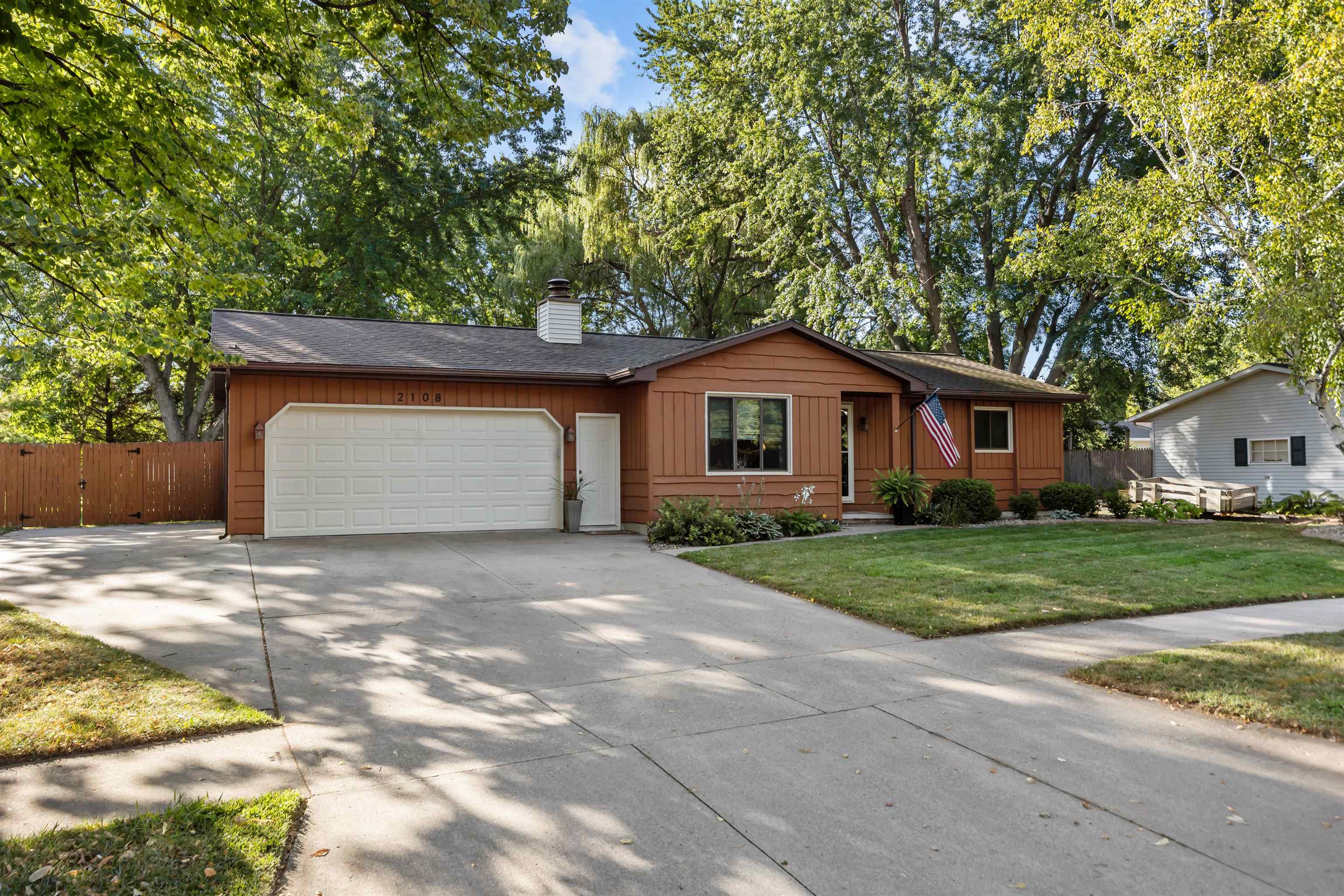 2108 S HORIZON Drive