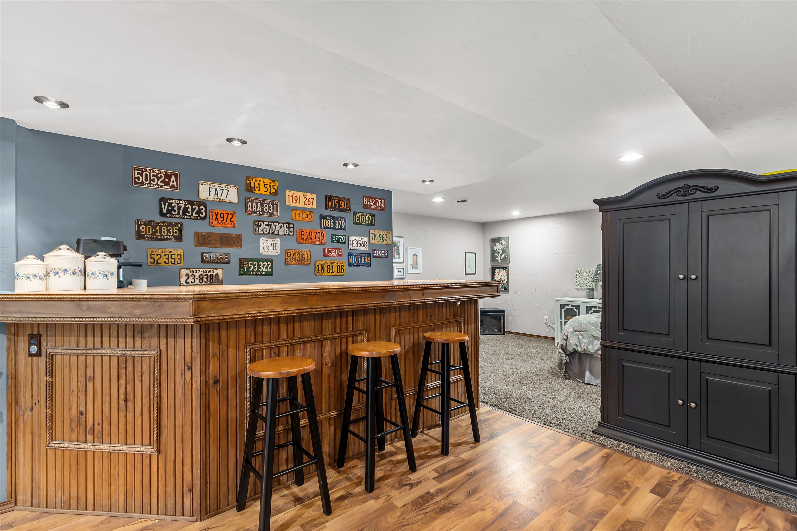 2108 S HORIZON Drive