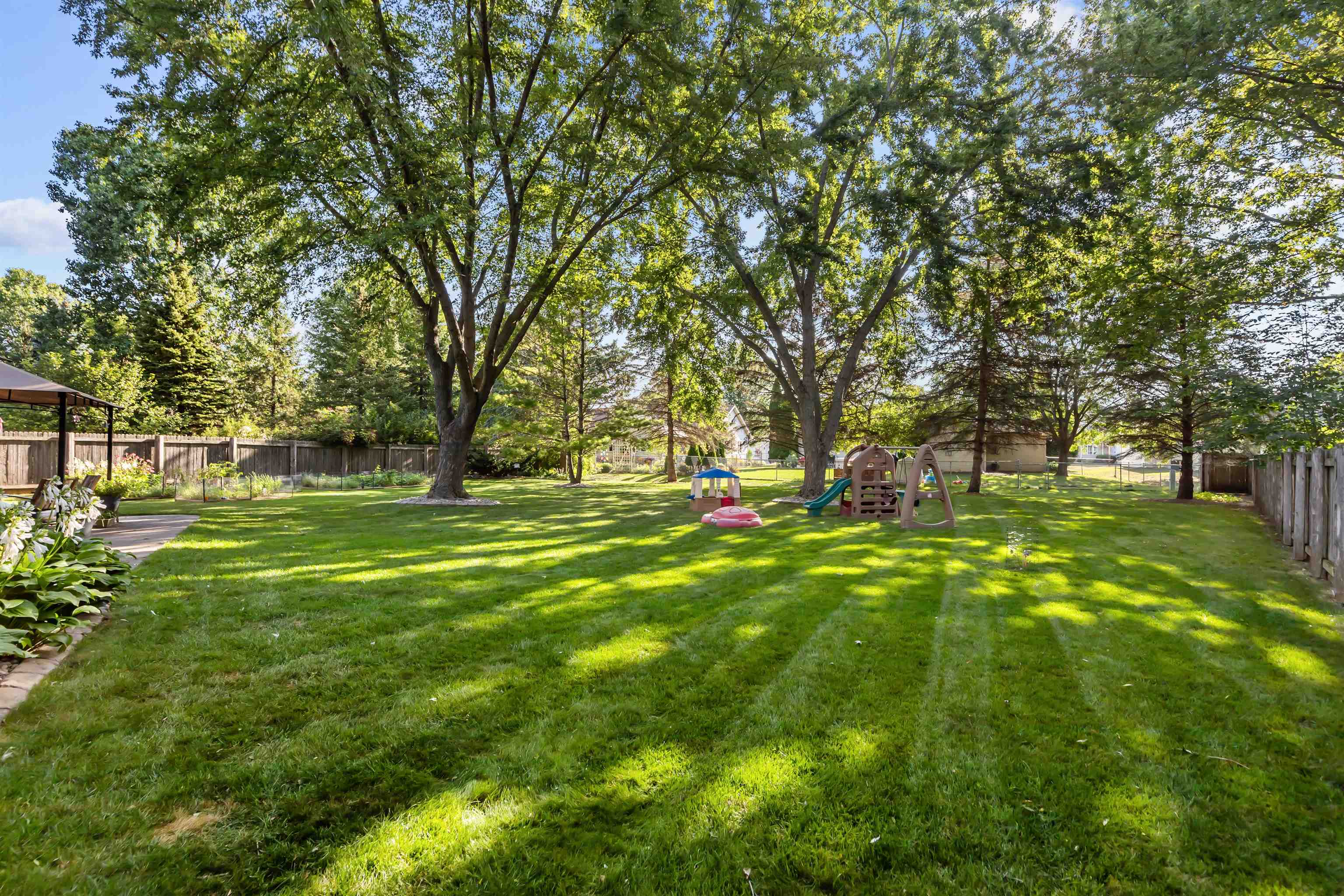 2108 S HORIZON Drive