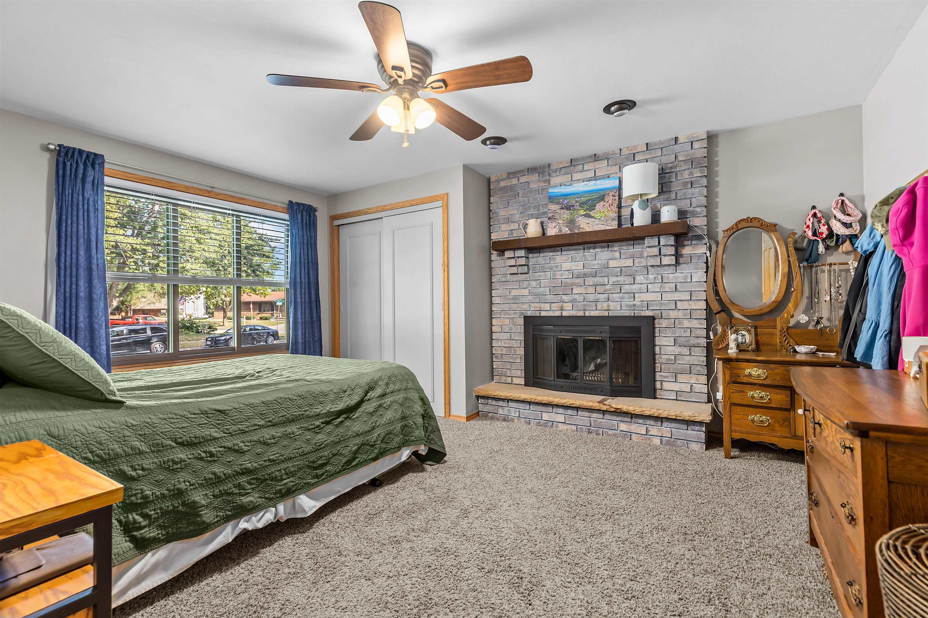 2108 S HORIZON Drive