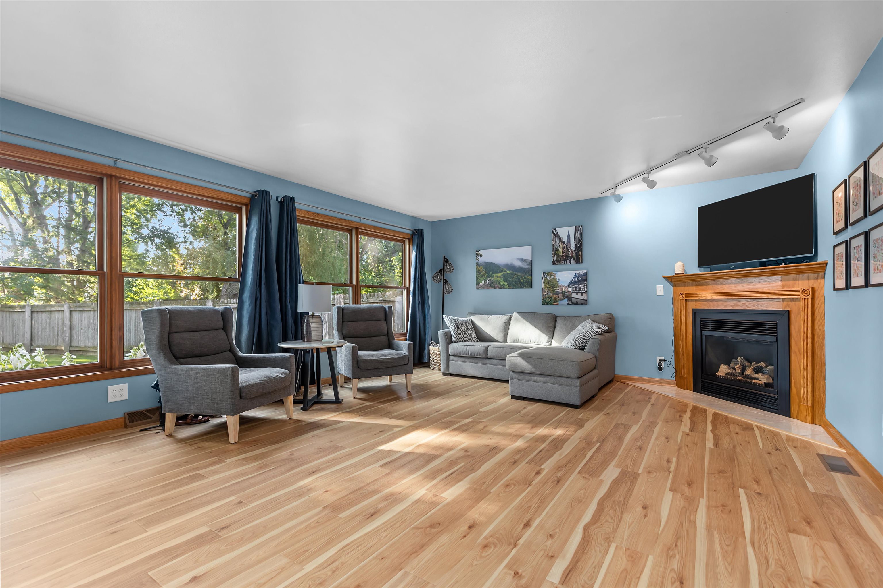 2108 S HORIZON Drive