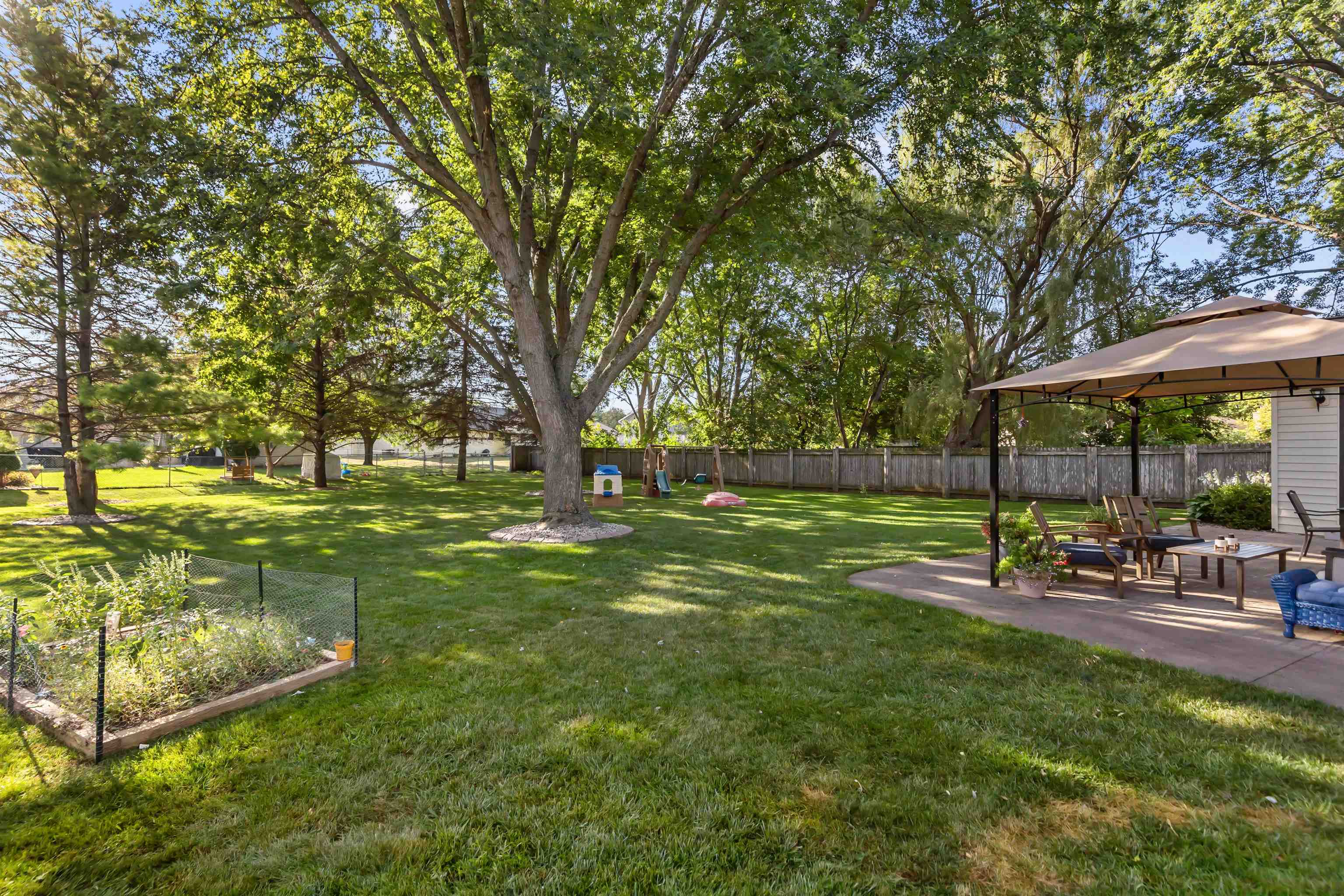 2108 S HORIZON Drive