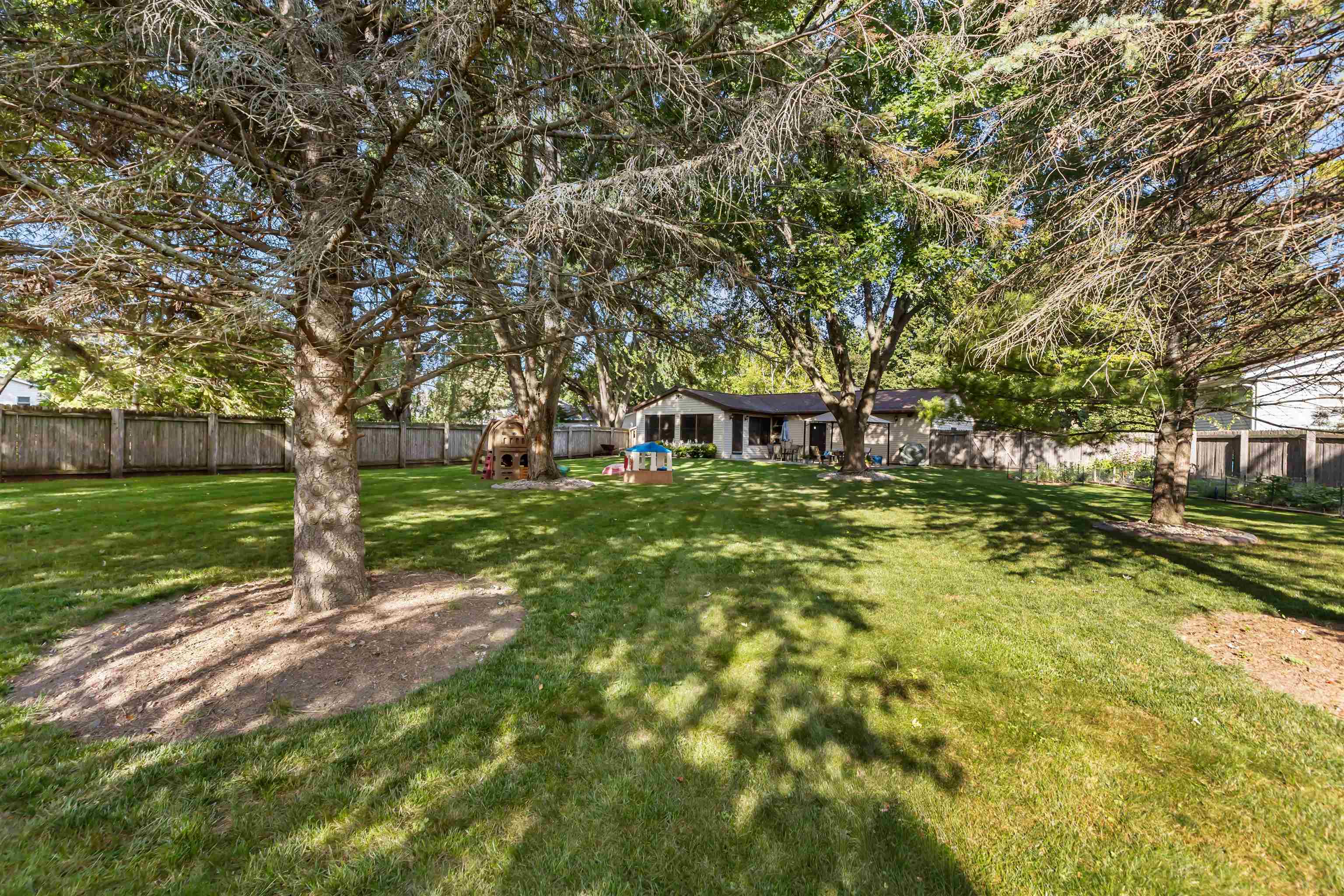 2108 S HORIZON Drive