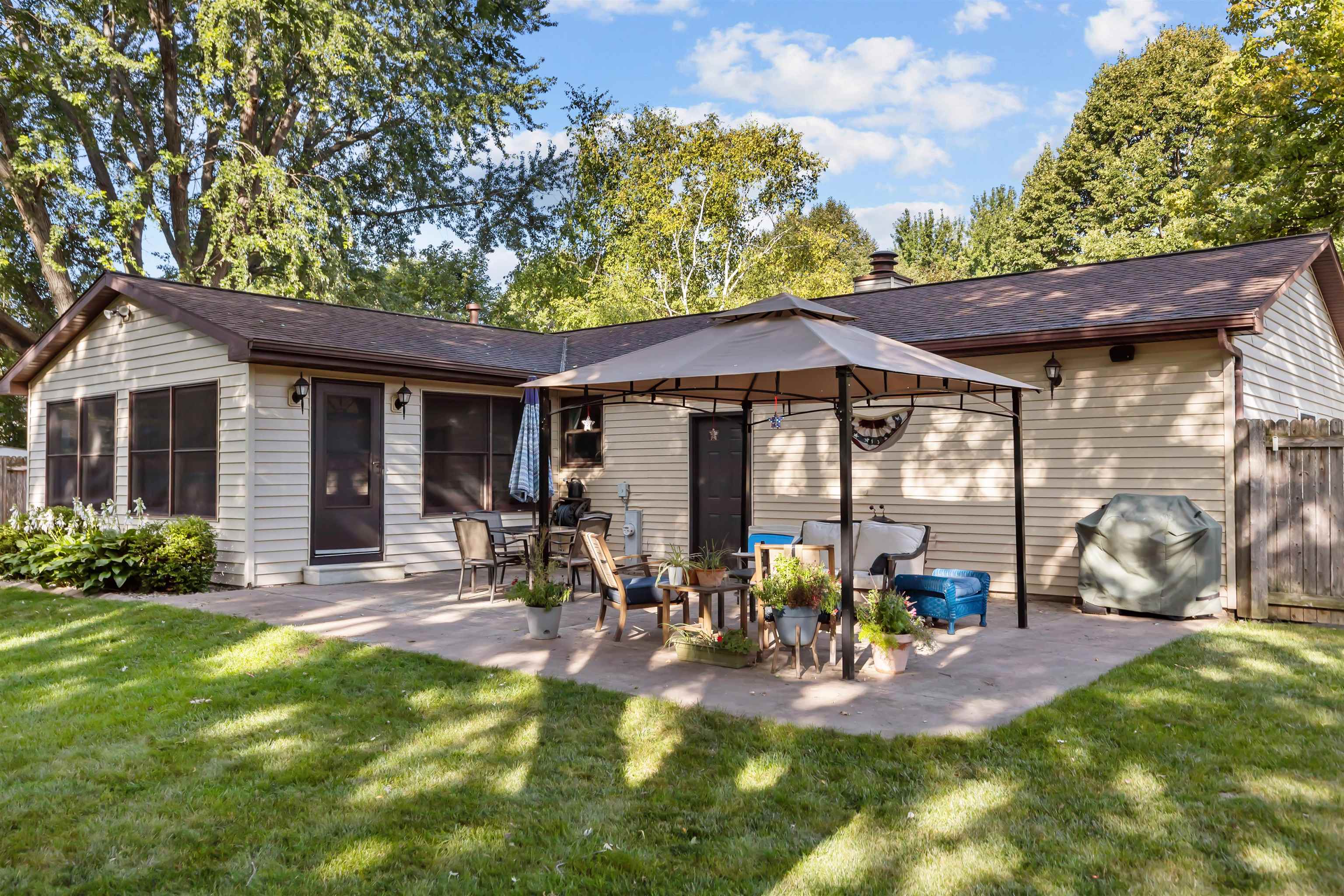 2108 S HORIZON Drive