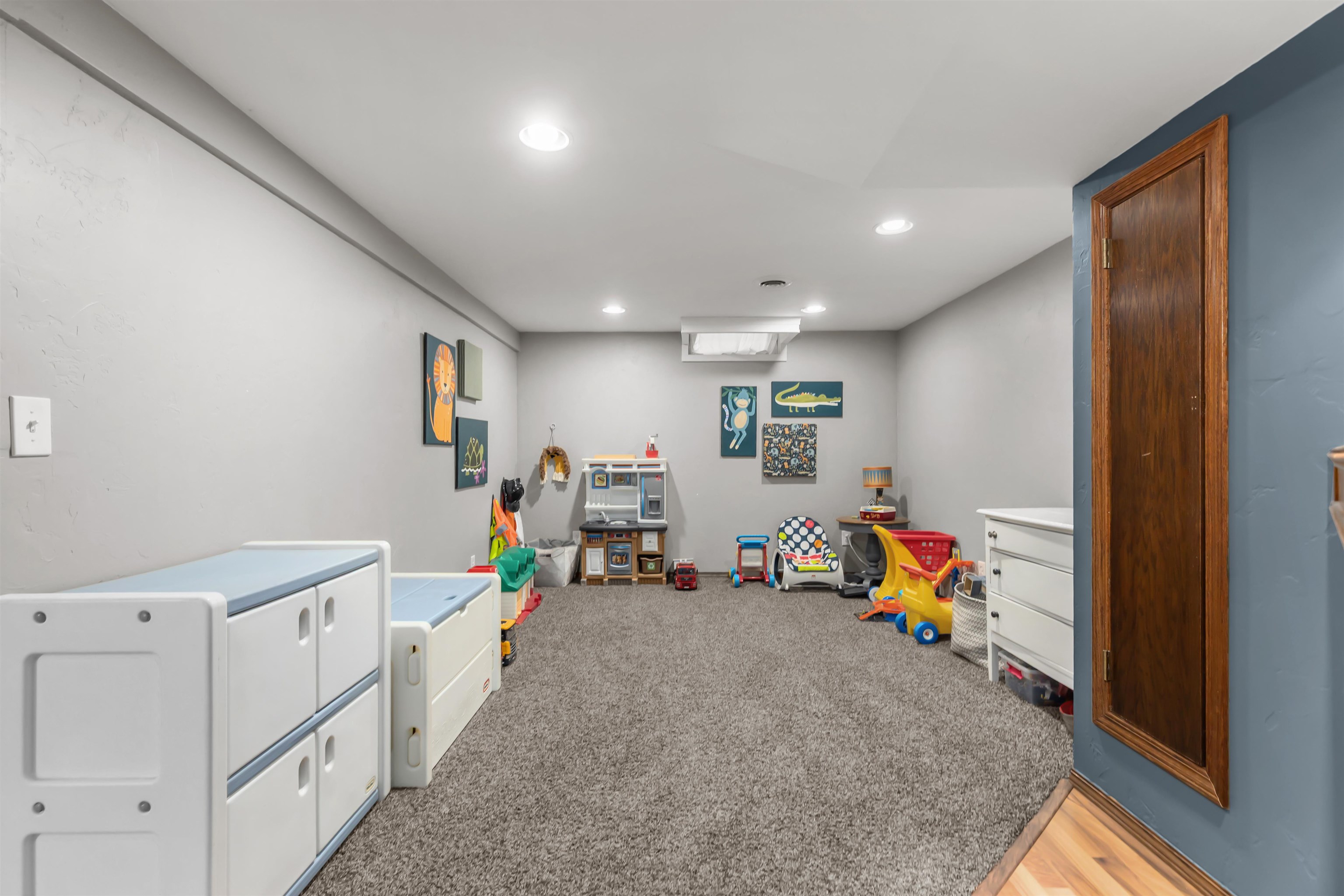 2108 S HORIZON Drive