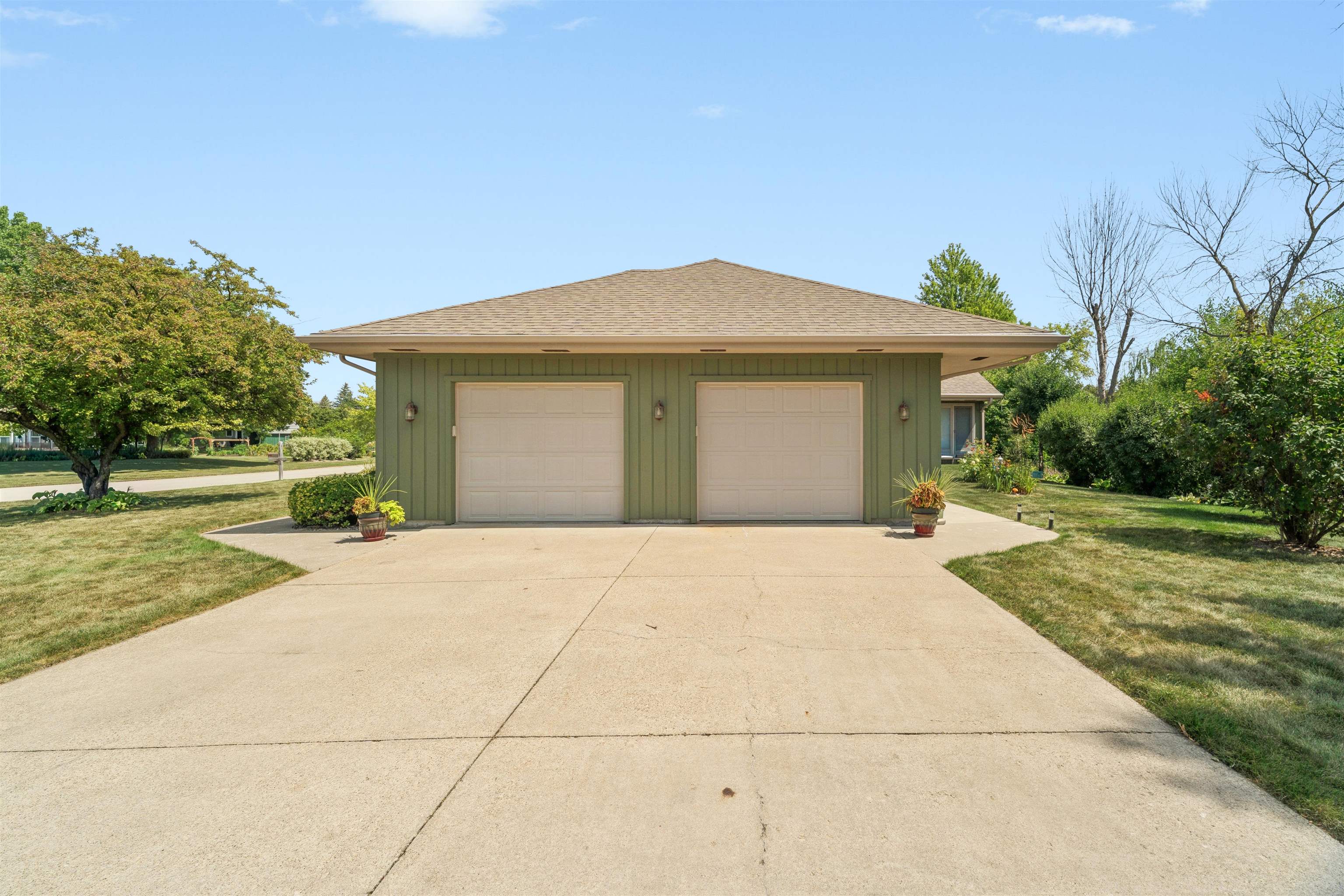 1337 ORCHARD Court