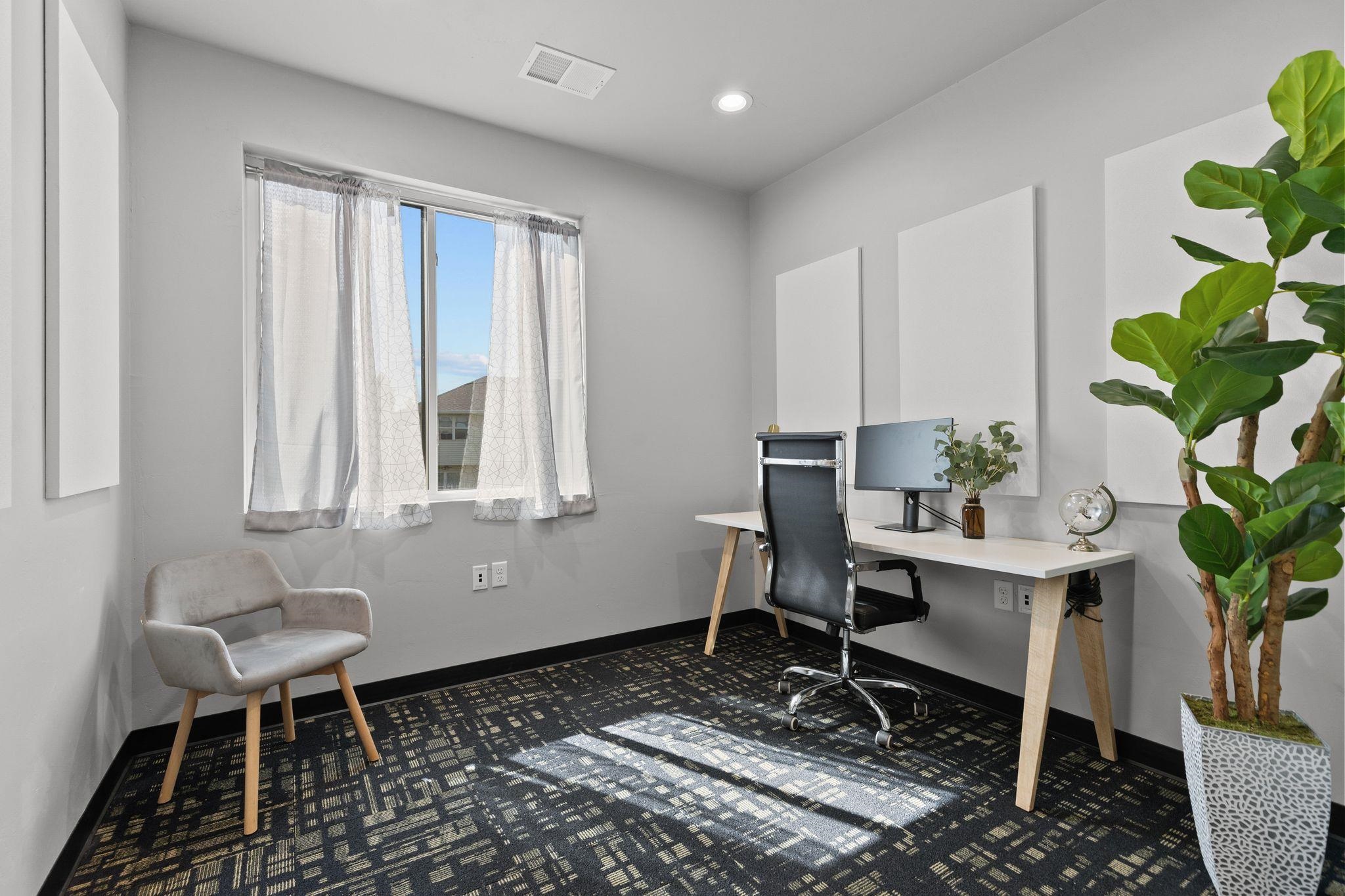 390 E FARMLAND Drive Unit: 211