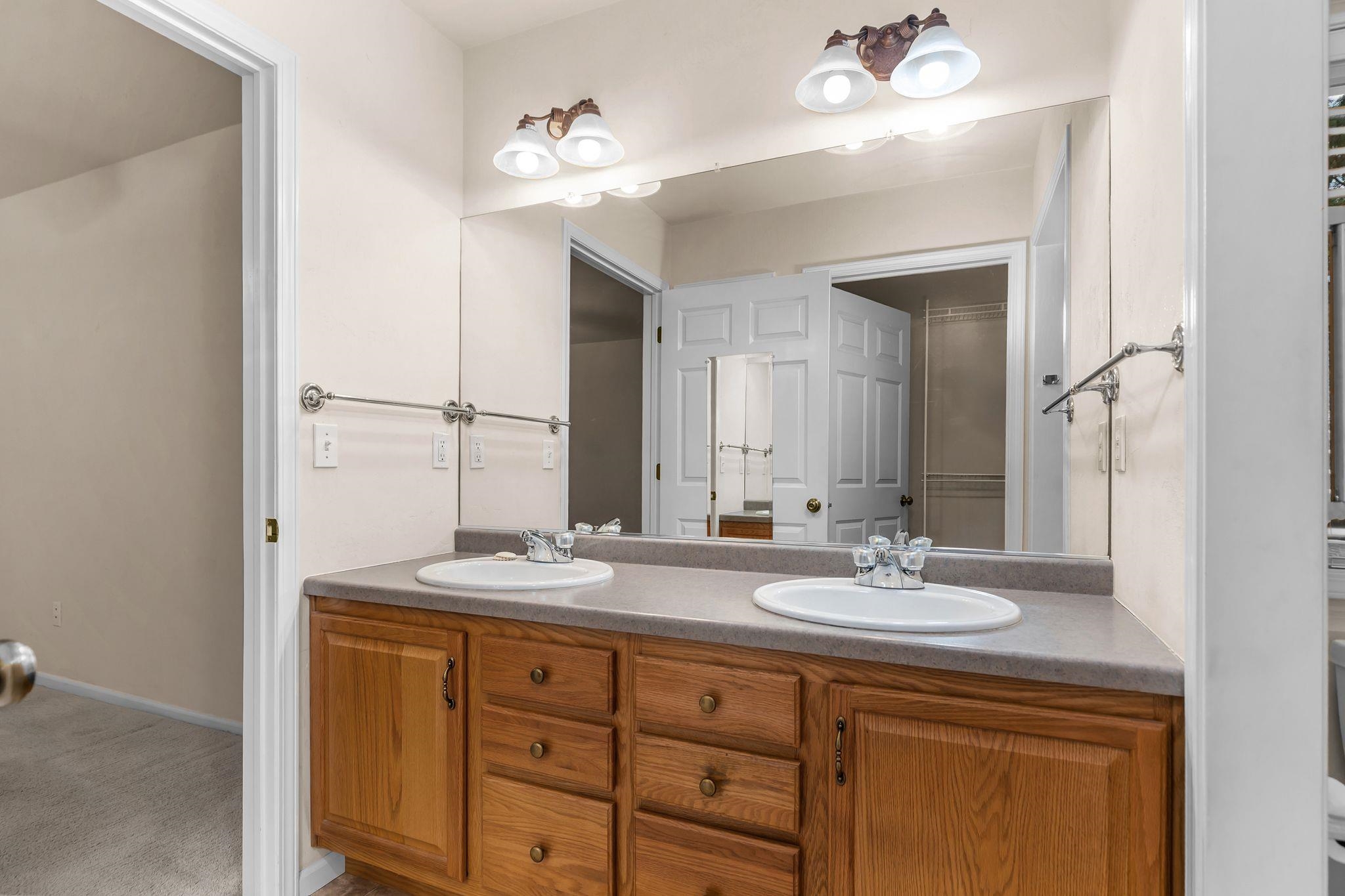 2936 N APPLETON Street