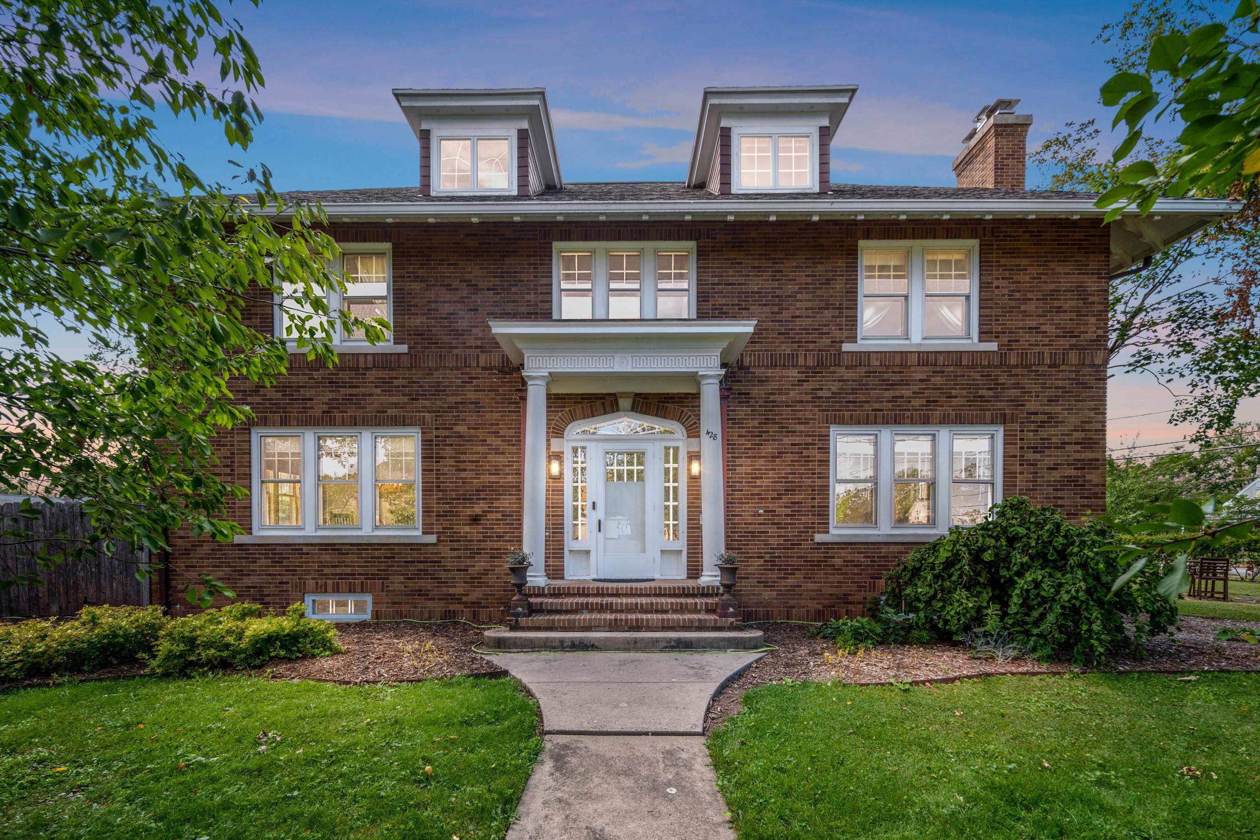 428 9TH Street