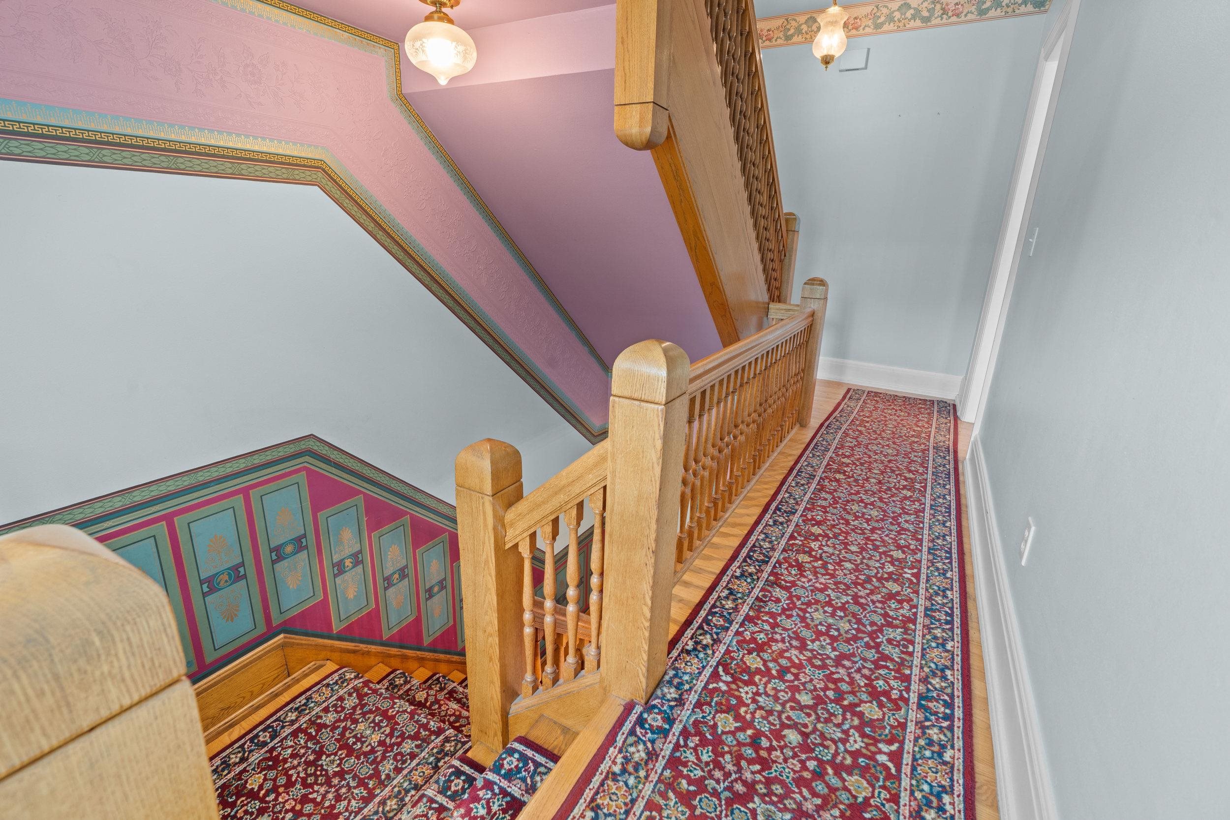 348 NAYMUT Street