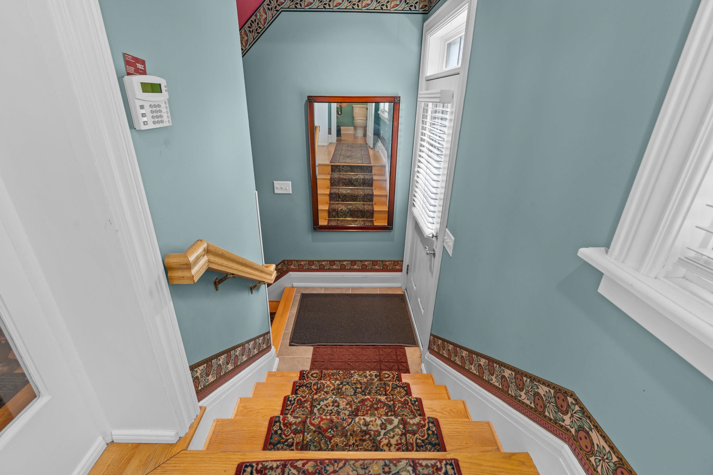 348 NAYMUT Street