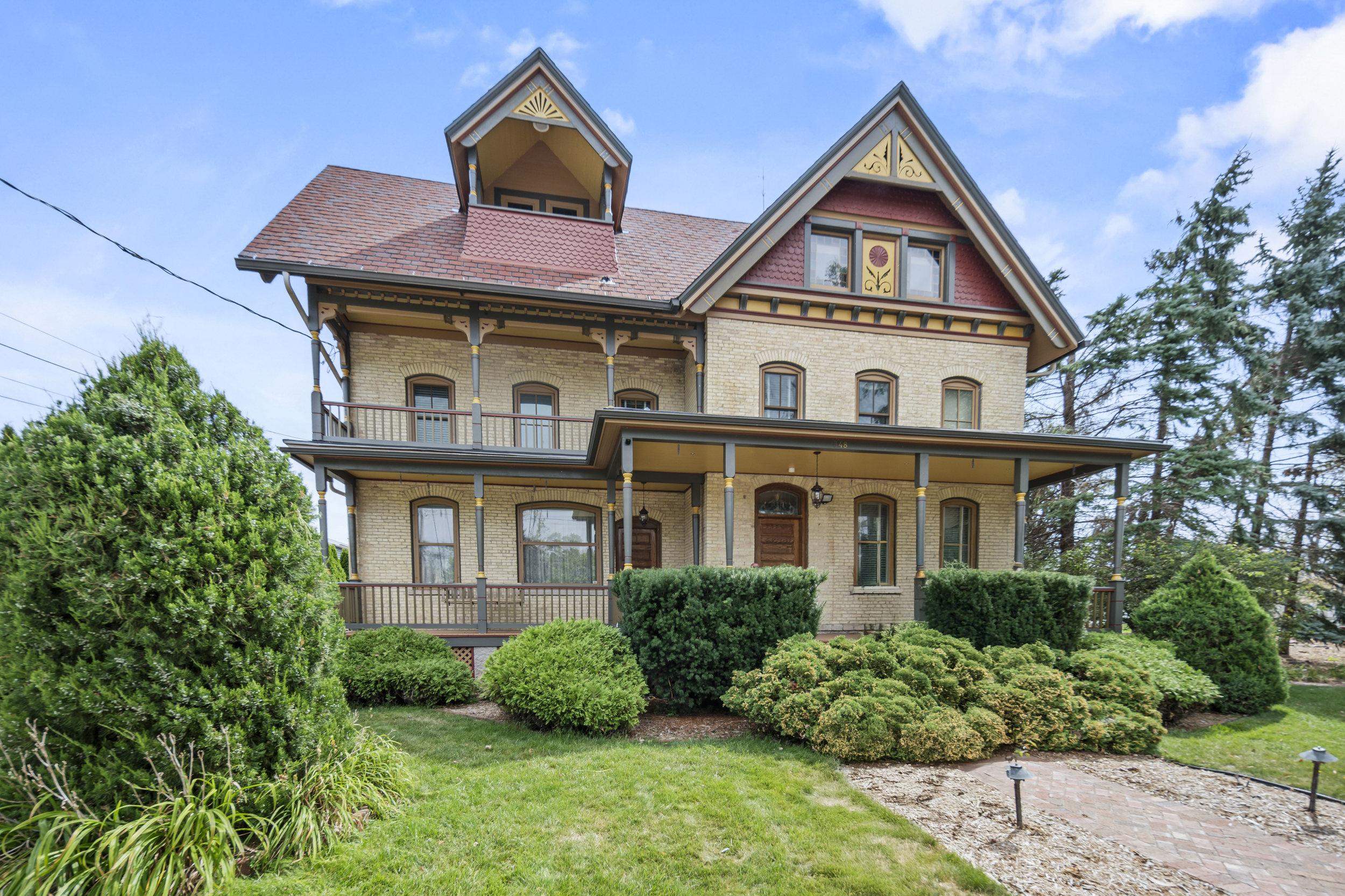 348 NAYMUT Street
