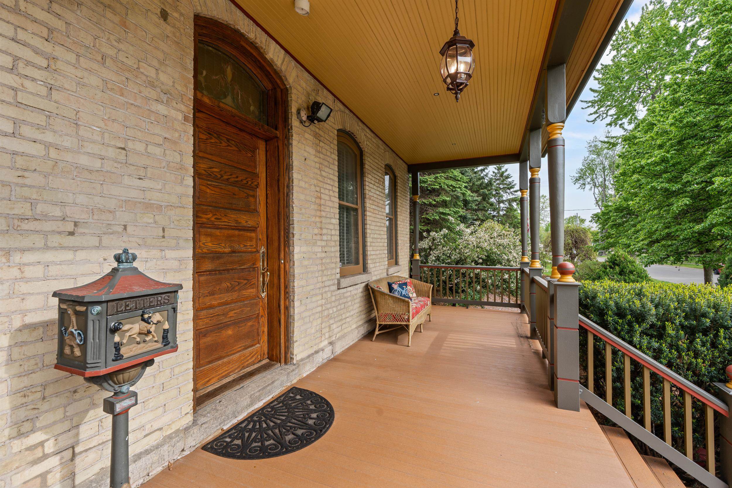 348 NAYMUT Street