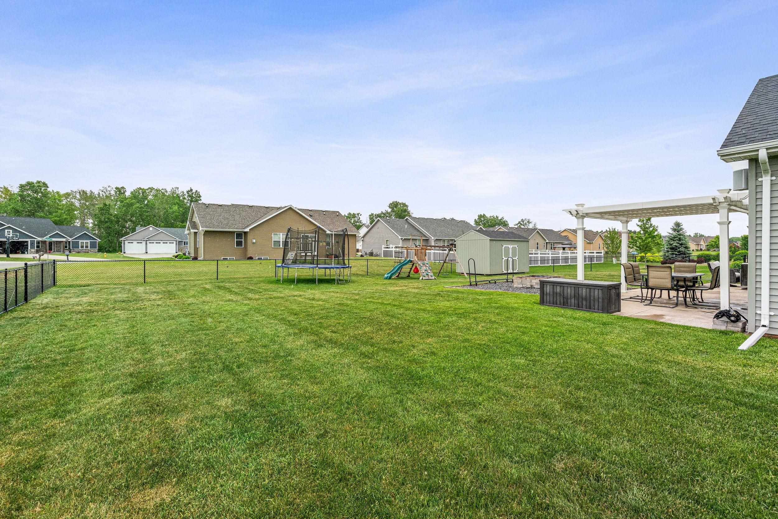 4866 N WREN Drive
