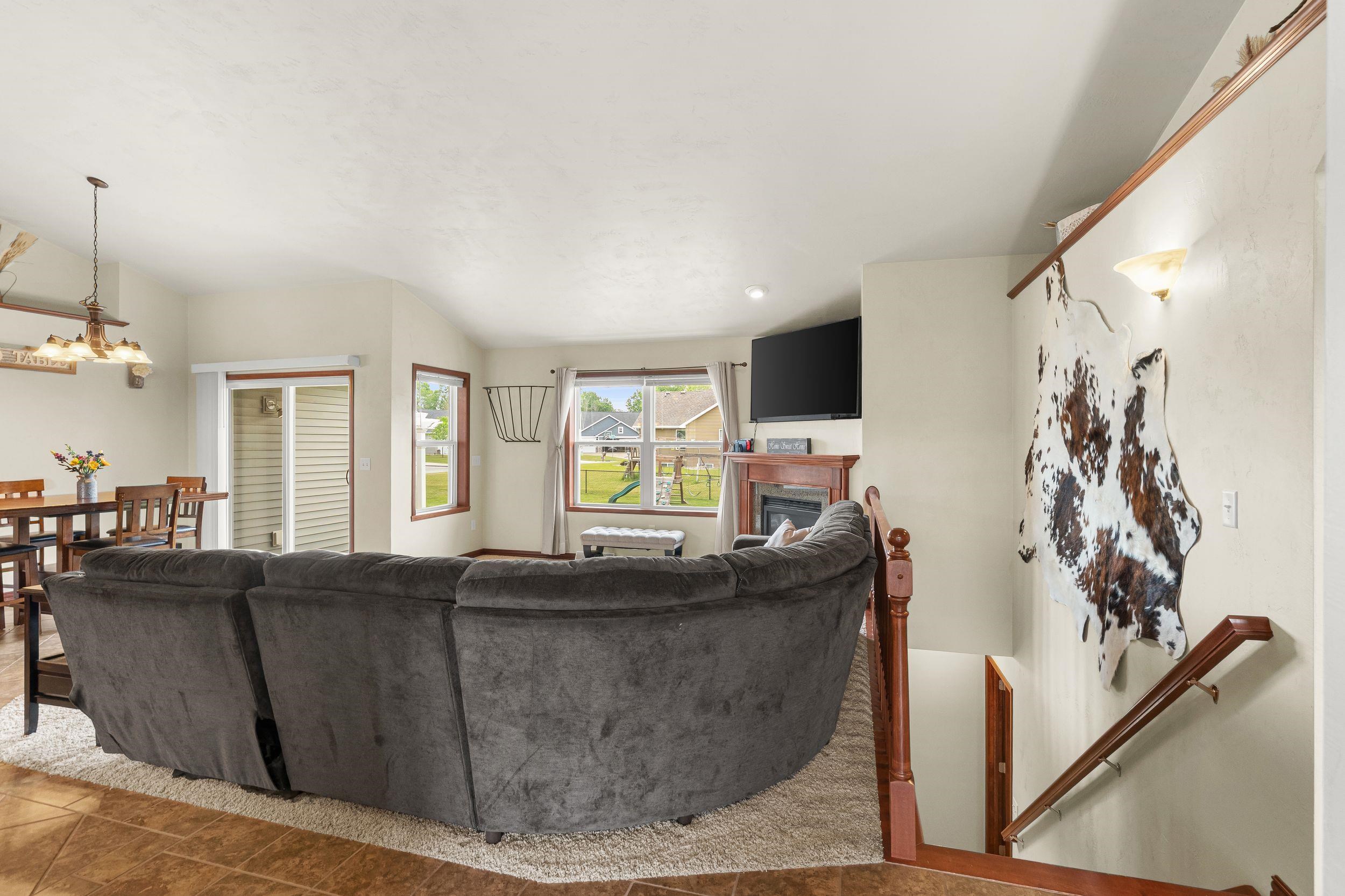 4866 N WREN Drive