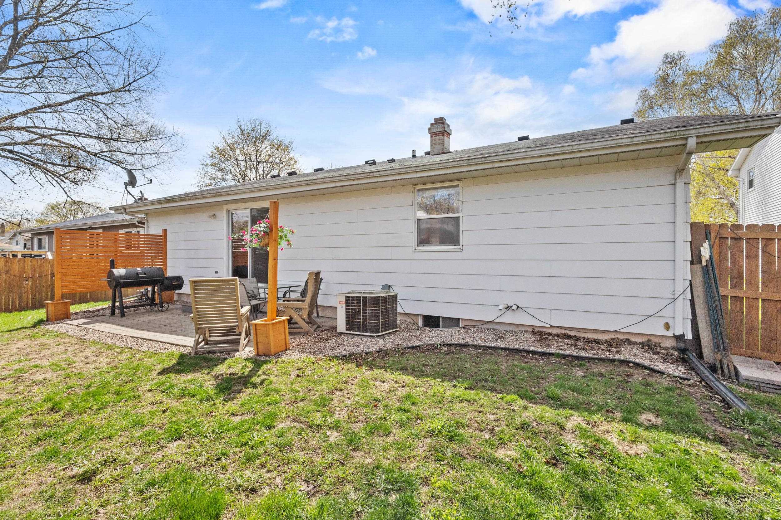 546 E COOLIDGE Avenue
