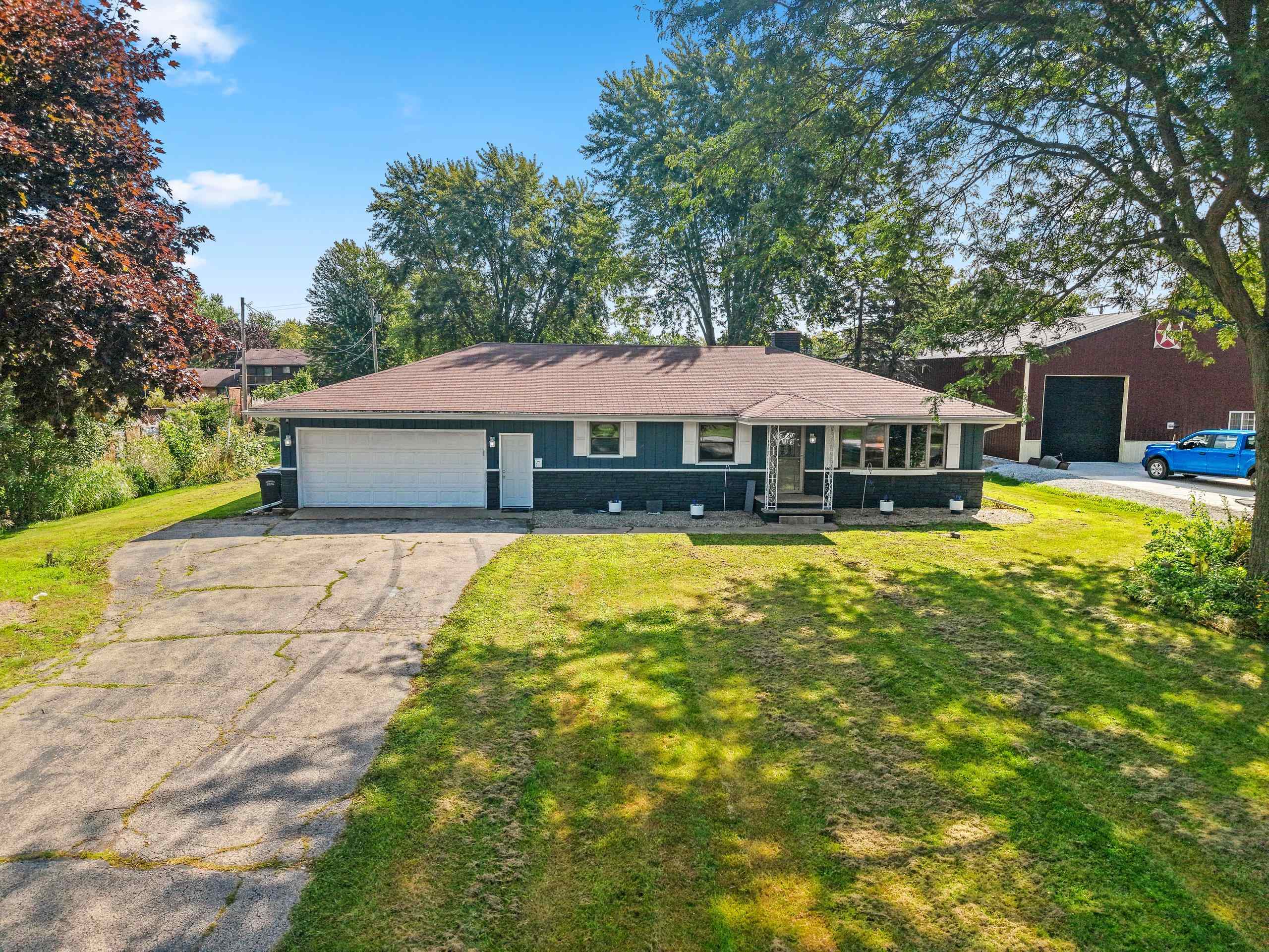 N1320 ELLEN Lane