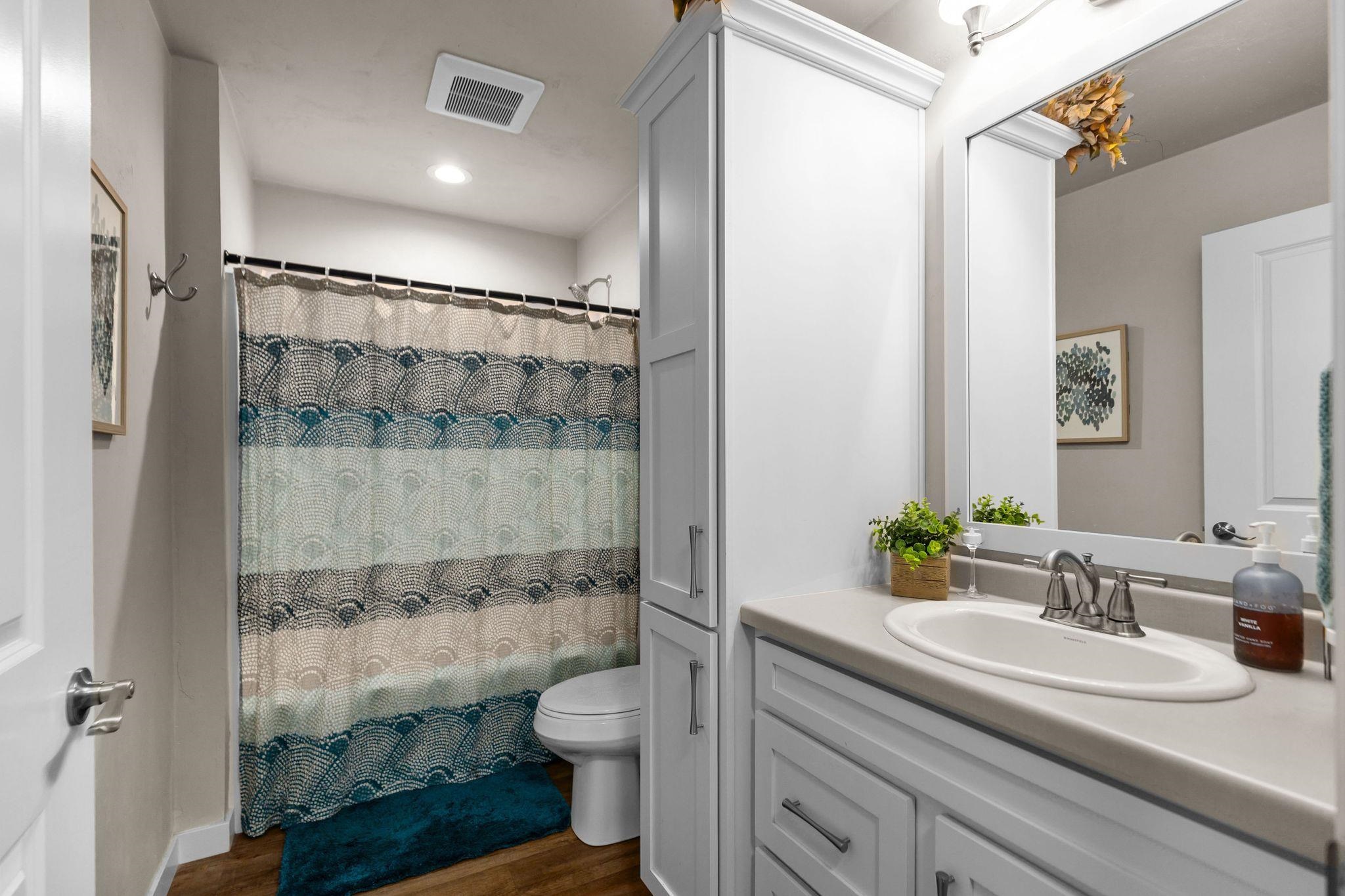 2157 ROYAL CREST Circle Unit: 1