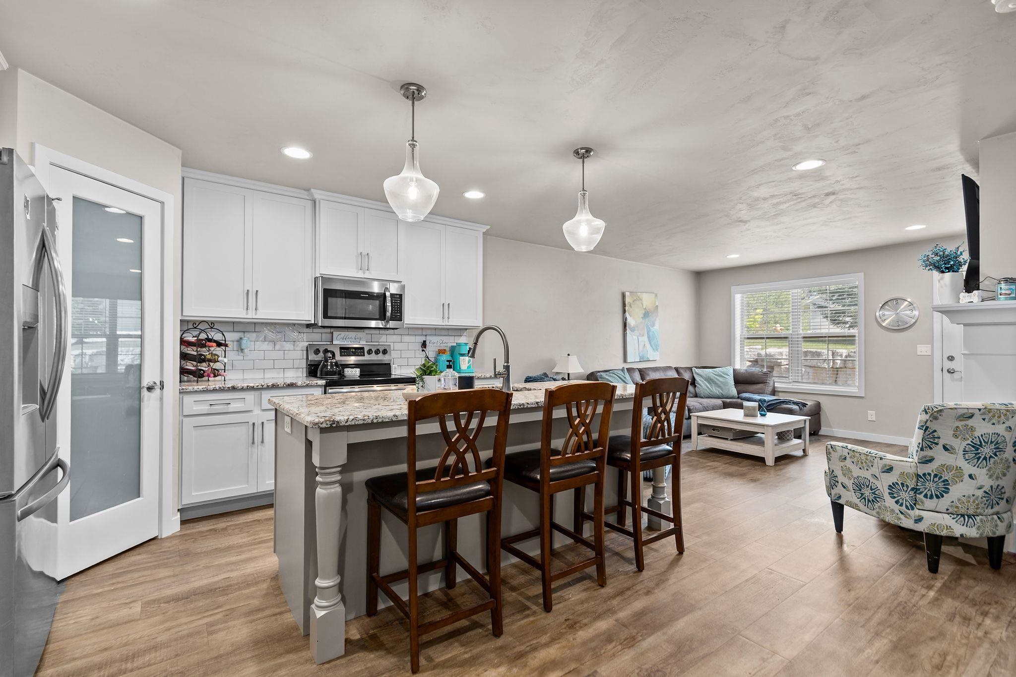 2157 ROYAL CREST Circle Unit: 1