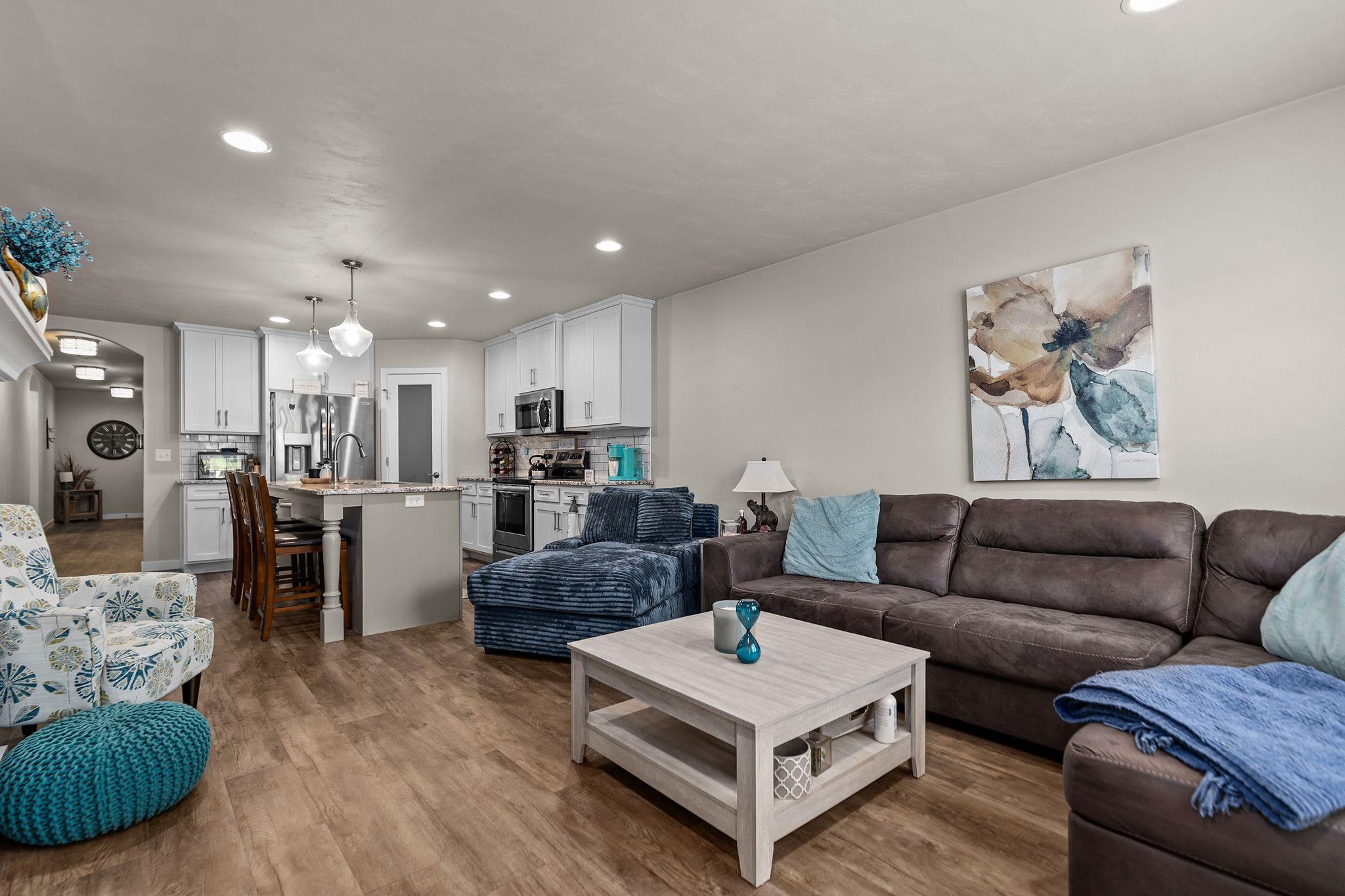 2157 ROYAL CREST Circle Unit: 1